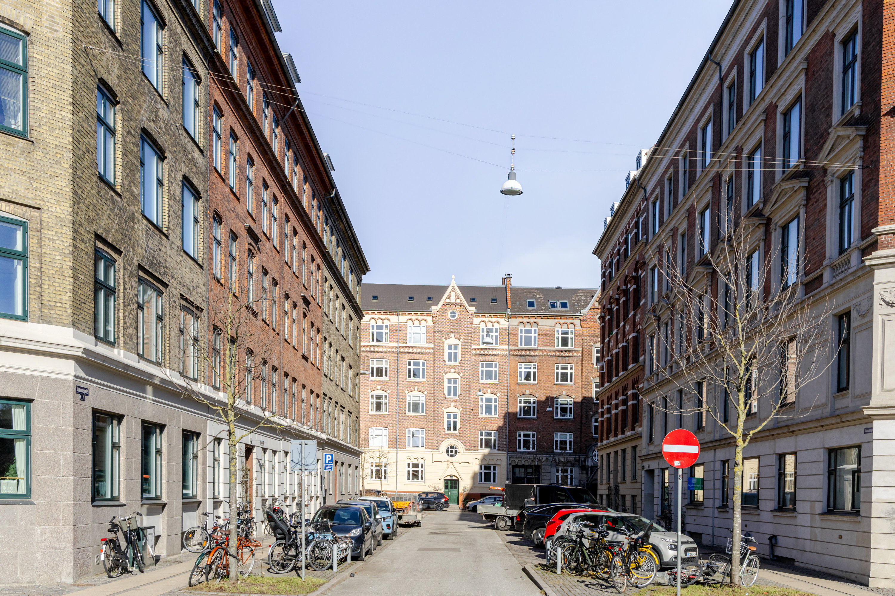 Fremhævet andet billede i fuldskærmstilstand. Billede af Ahlmannsgade 3, st.., 2200 København N