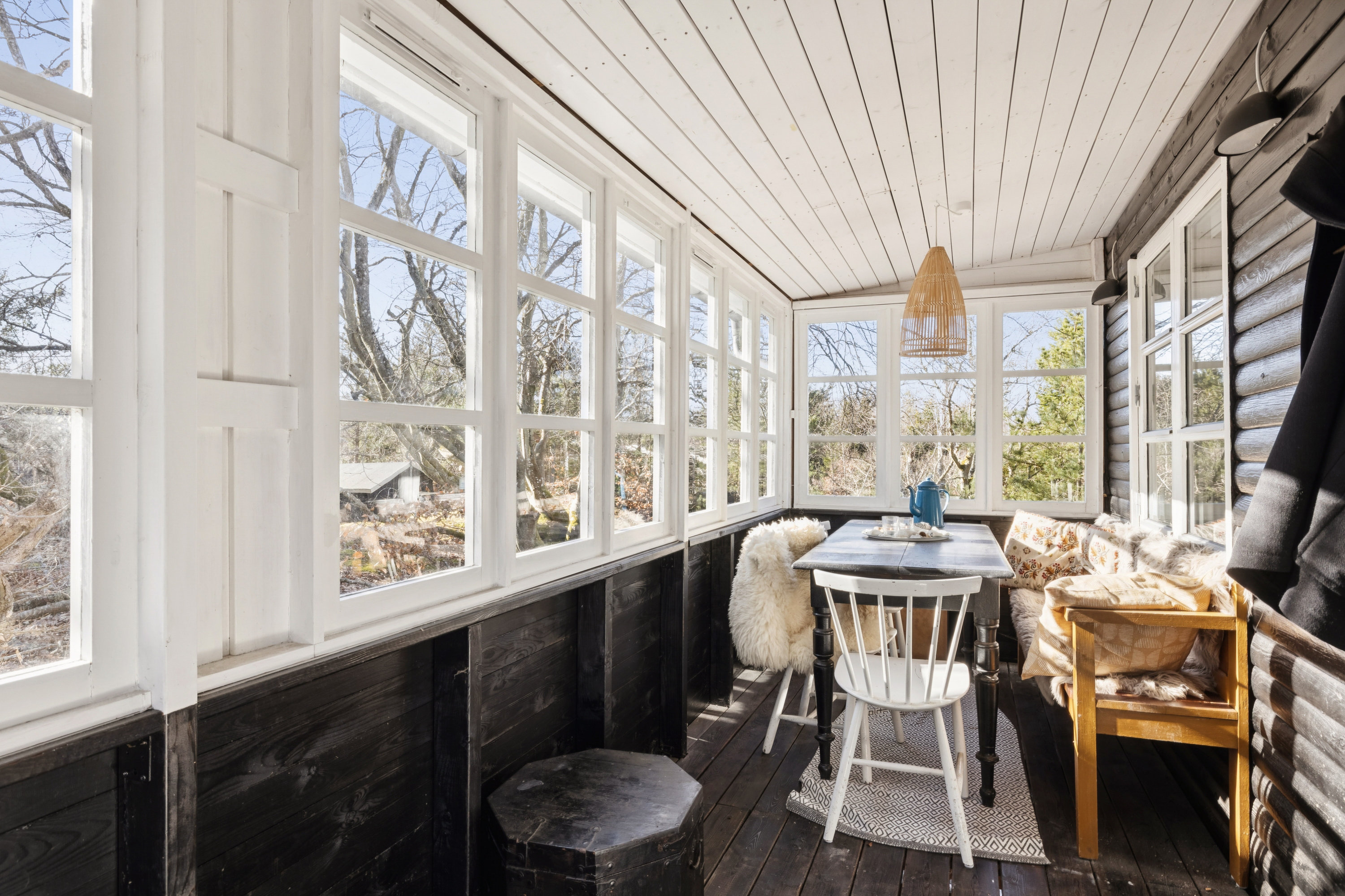 Fremhævet udestue billede i fuldskærmstilstand. Billede af Skovvej 18, Fjellerup Strand, 8585 Glesborg