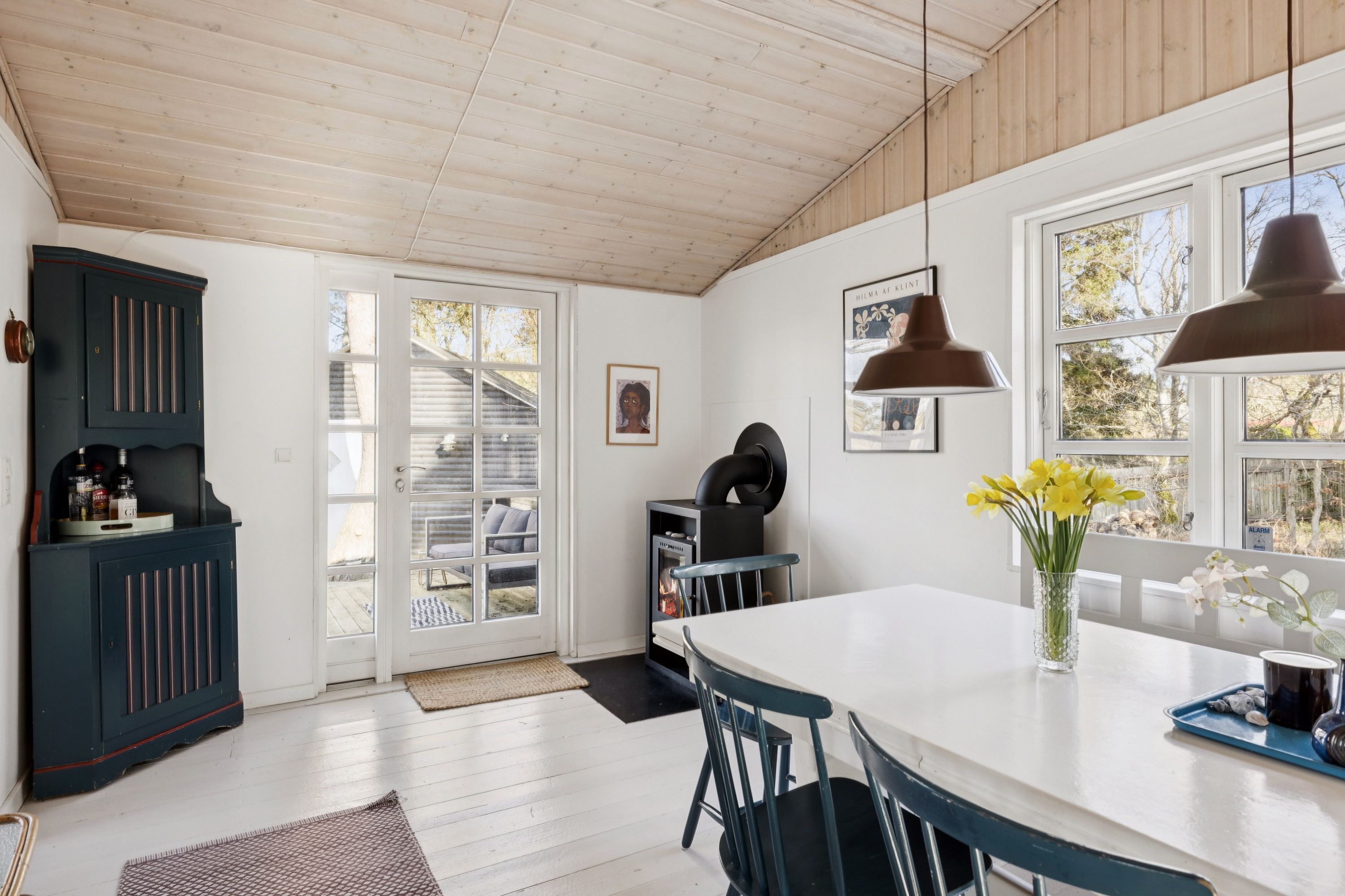 Fremhævet stue billede i fuldskærmstilstand. Billede af Skovvej 18, Fjellerup Strand, 8585 Glesborg