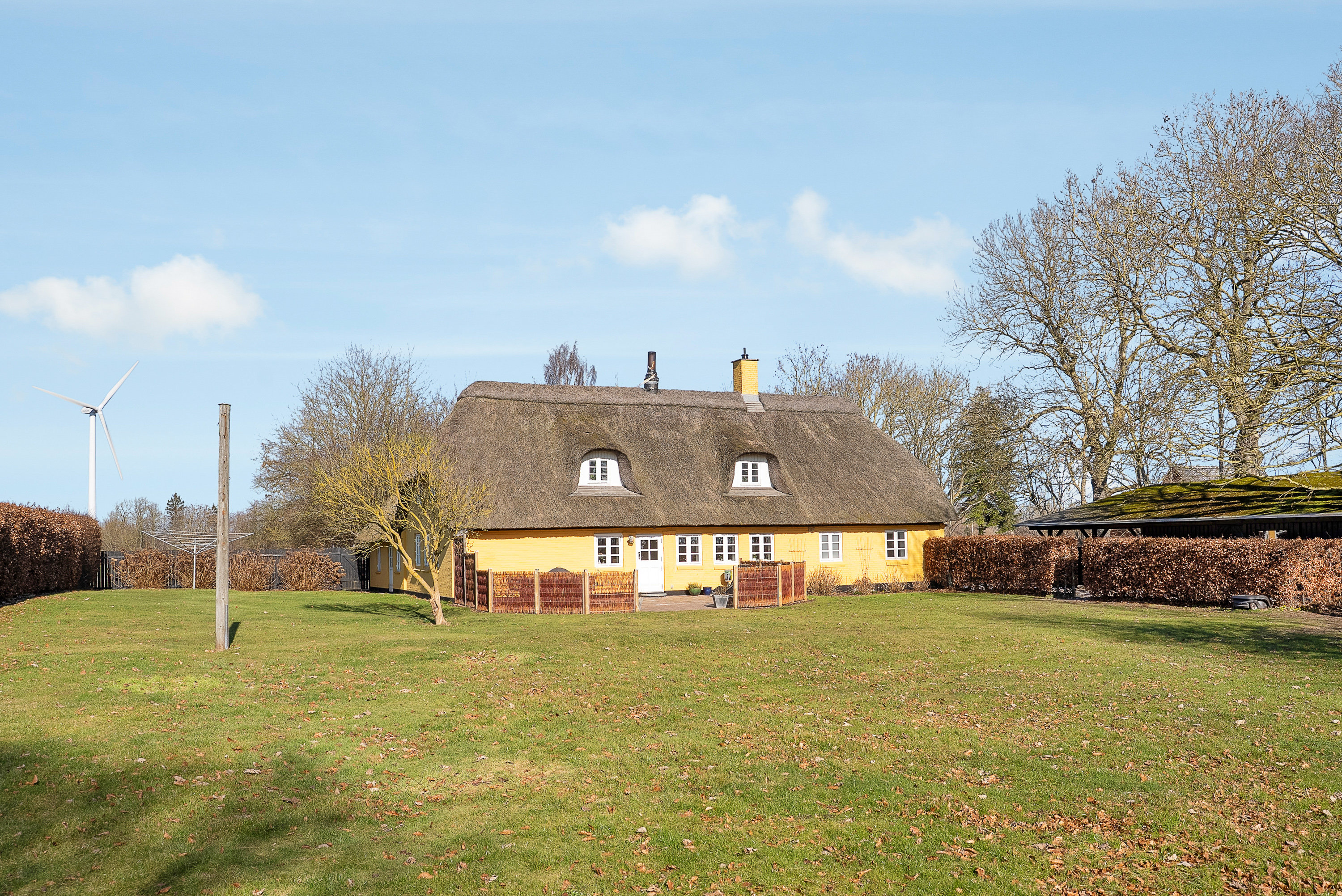 Fremhævet facade billede i fuldskærmstilstand. Billede af Marbækvej 24, Marbæk, 5450 Otterup