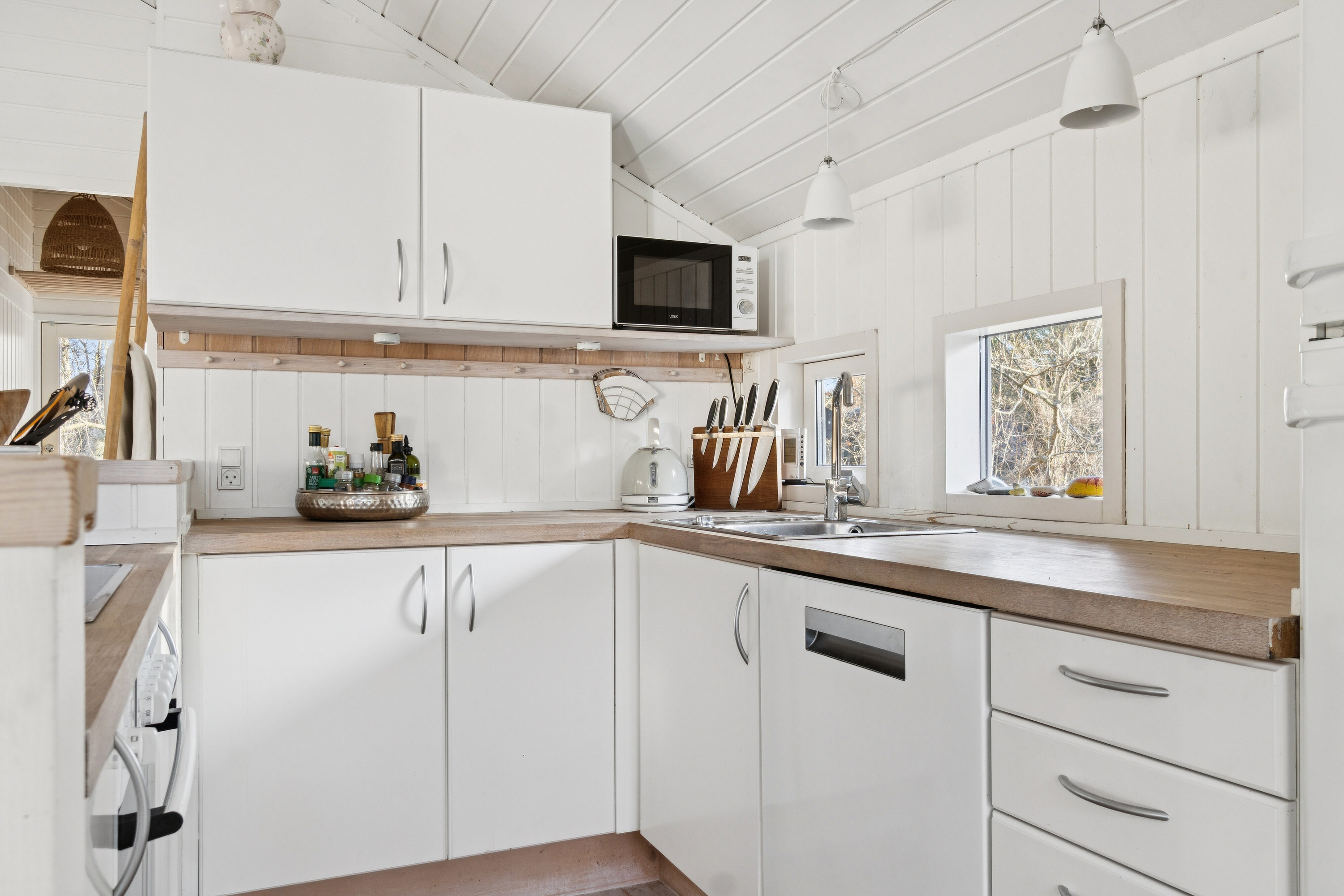 Fremhævet køkken billede i fuldskærmstilstand. Billede af Koglevænget 12, Stenstrup, 4573 Højby