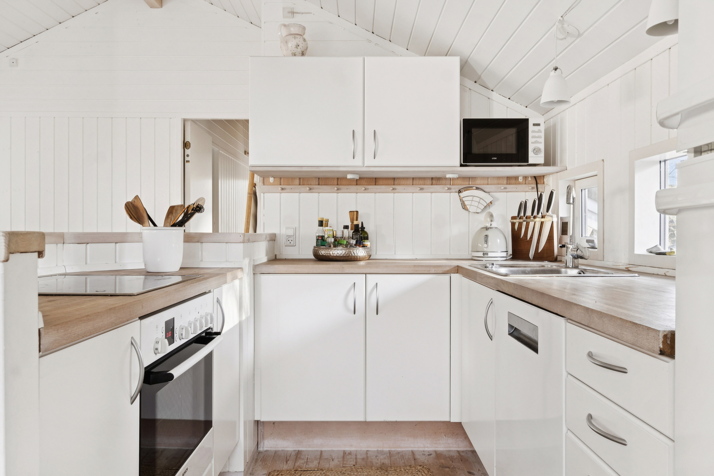 Fremhævet køkken billede i fuldskærmstilstand. Billede af Koglevænget 12, Stenstrup, 4573 Højby