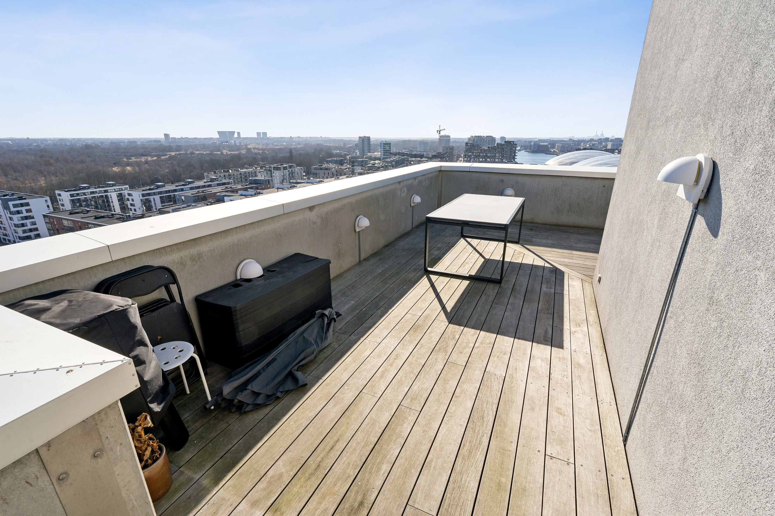 Fremhævet altan billede i fuldskærmstilstand. Billede af Islands Brygge 30B, 13. 4., 2300 København S