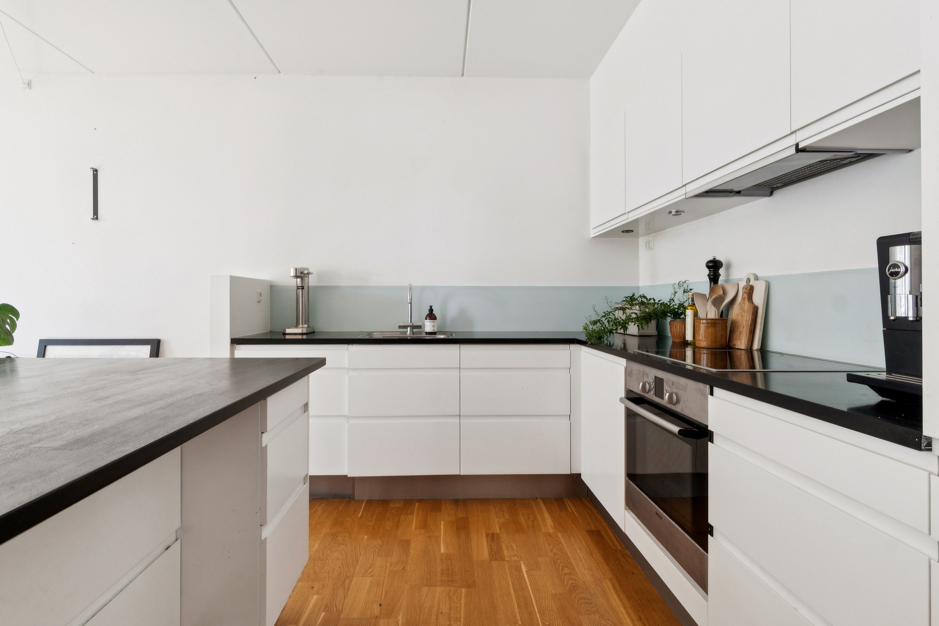 Fremhævet køkken billede i fuldskærmstilstand. Billede af Jens Otto Krags Gade 9, 1. 2., 2300 København S