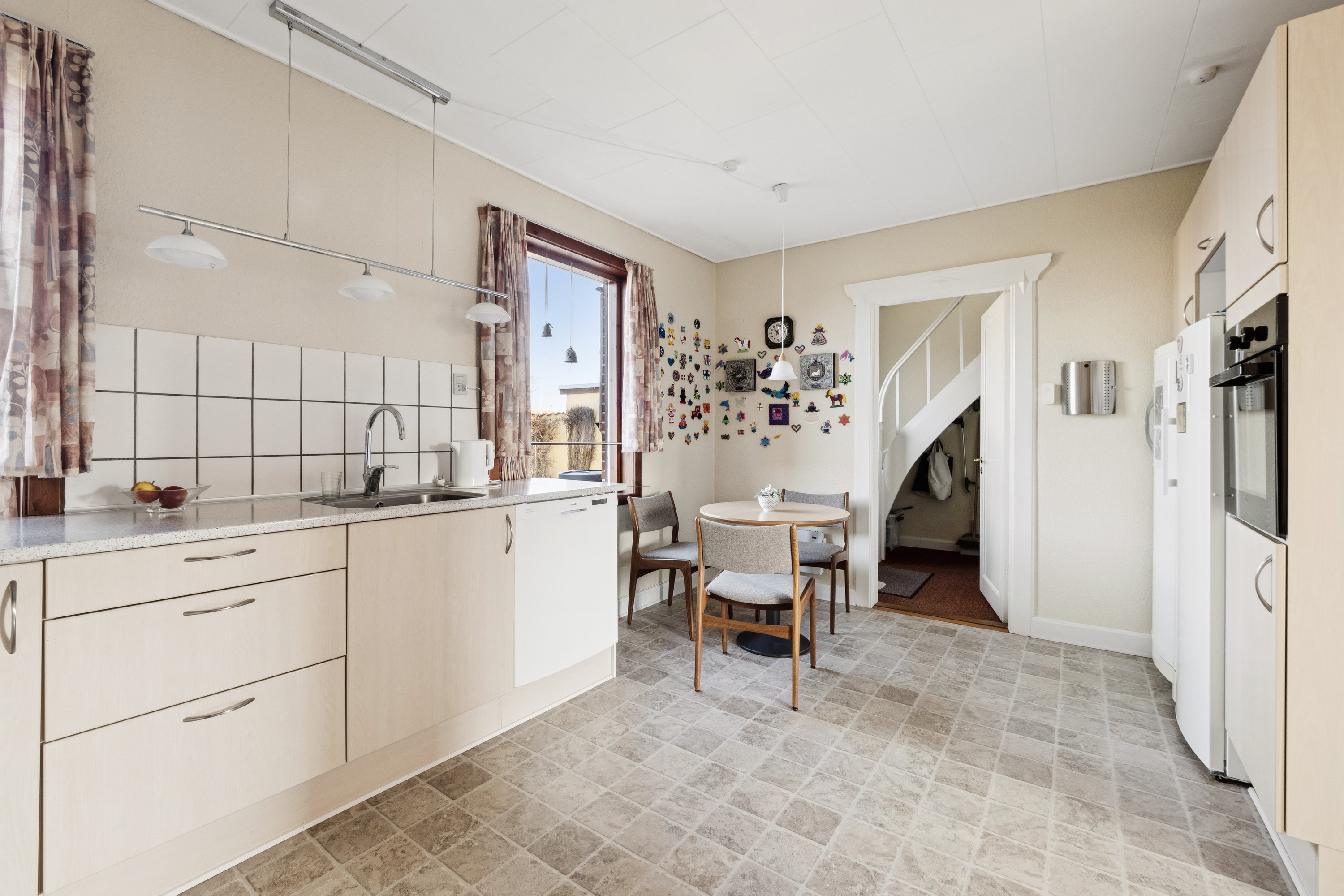 Fremhævet køkken billede i fuldskærmstilstand. Billede af Kirkestræde 21, Glyngøre, 7870 Roslev