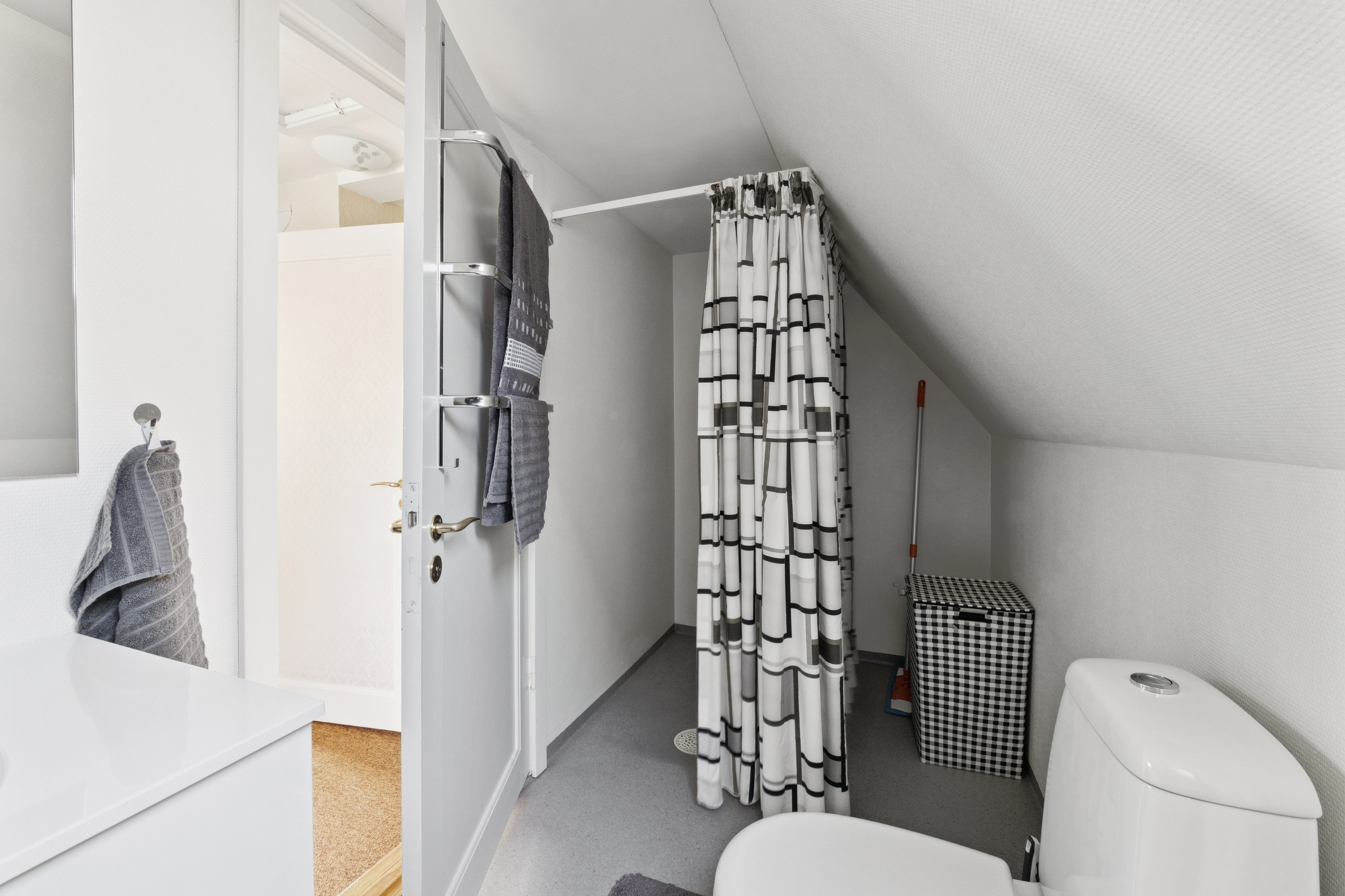 Fremhævet badeværelse billede i fuldskærmstilstand. Billede af Kirkestræde 21, Glyngøre, 7870 Roslev