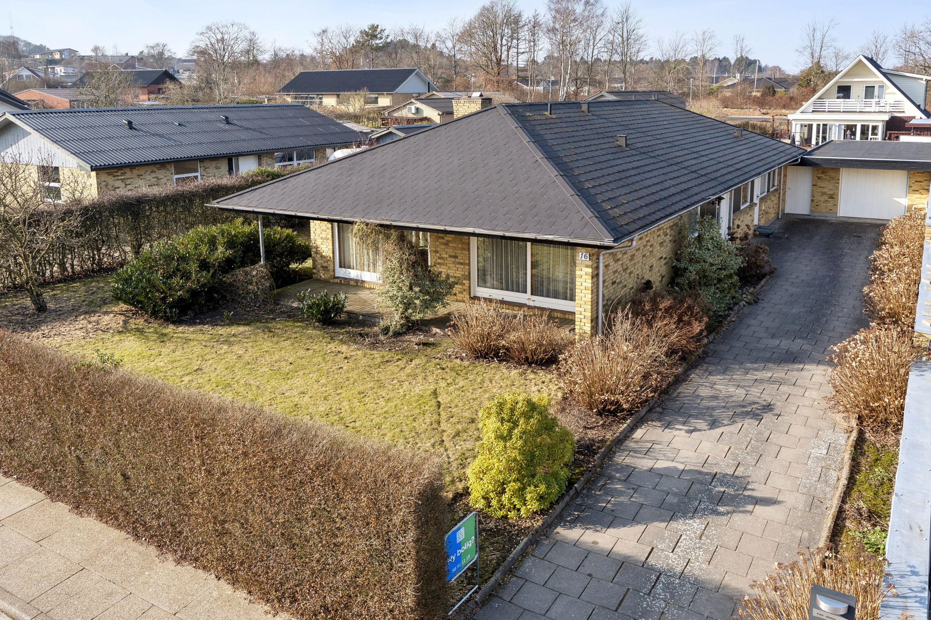 Fremhævet set fra haven billede i fuldskærmstilstand. Billede af Hasselager 16, 9800 Hjørring