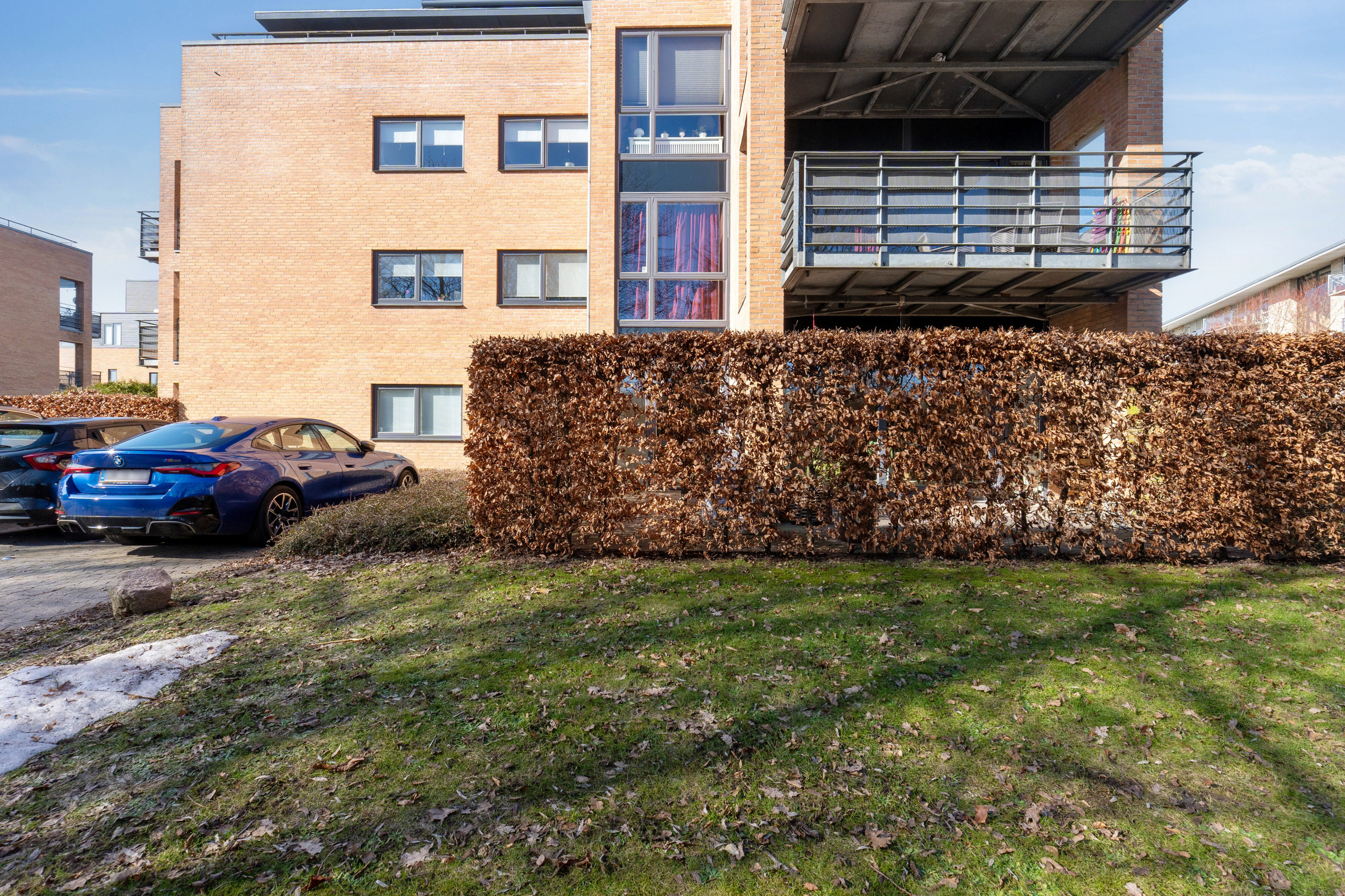Fremhævet set fra vejen billede i fuldskærmstilstand. Billede af Rønne Alle 12, st.. c., 2800 Kongens Lyngby