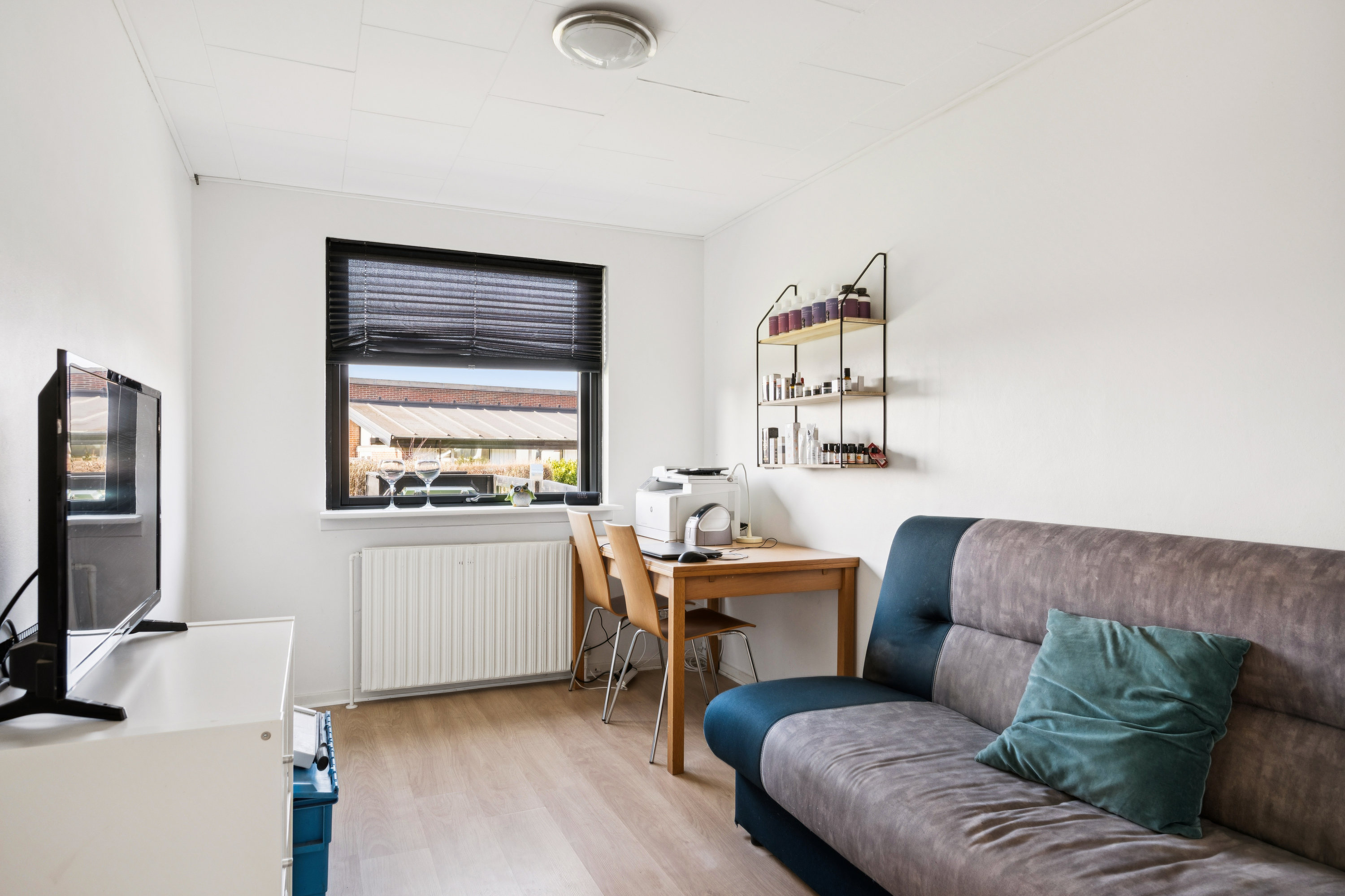 Fremhævet stue billede i fuldskærmstilstand. Billede af Skovsvinget 2, 8400 Ebeltoft