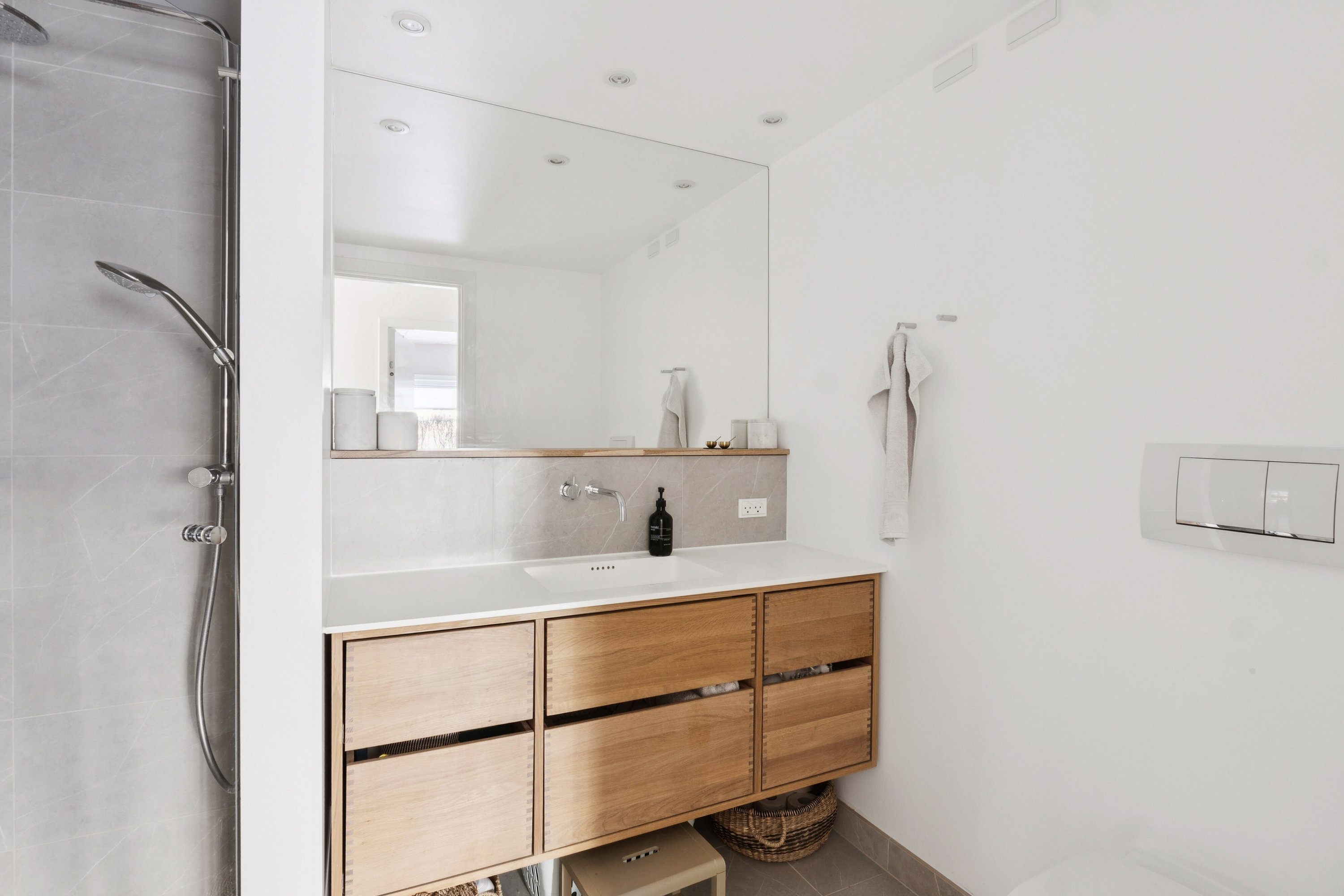 Fremhævet badeværelse billede i fuldskærmstilstand. Billede af Rønne Alle 12, st.. c., 2800 Kongens Lyngby