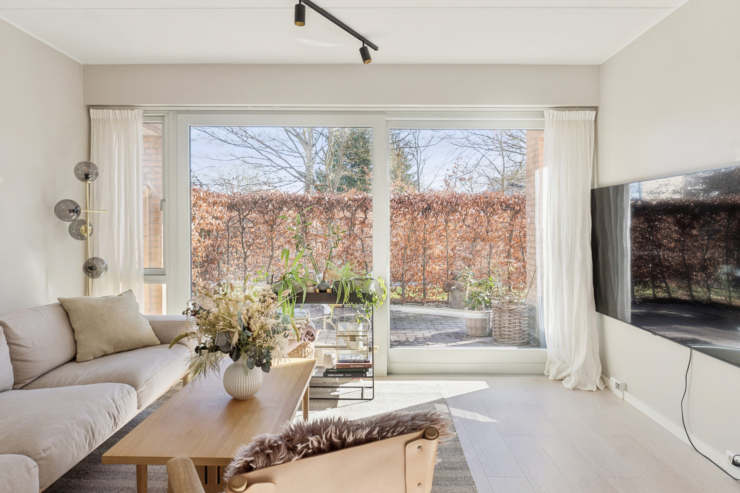 Fremhævet stue billede i fuldskærmstilstand. Billede af Rønne Alle 12, st.. c., 2800 Kongens Lyngby