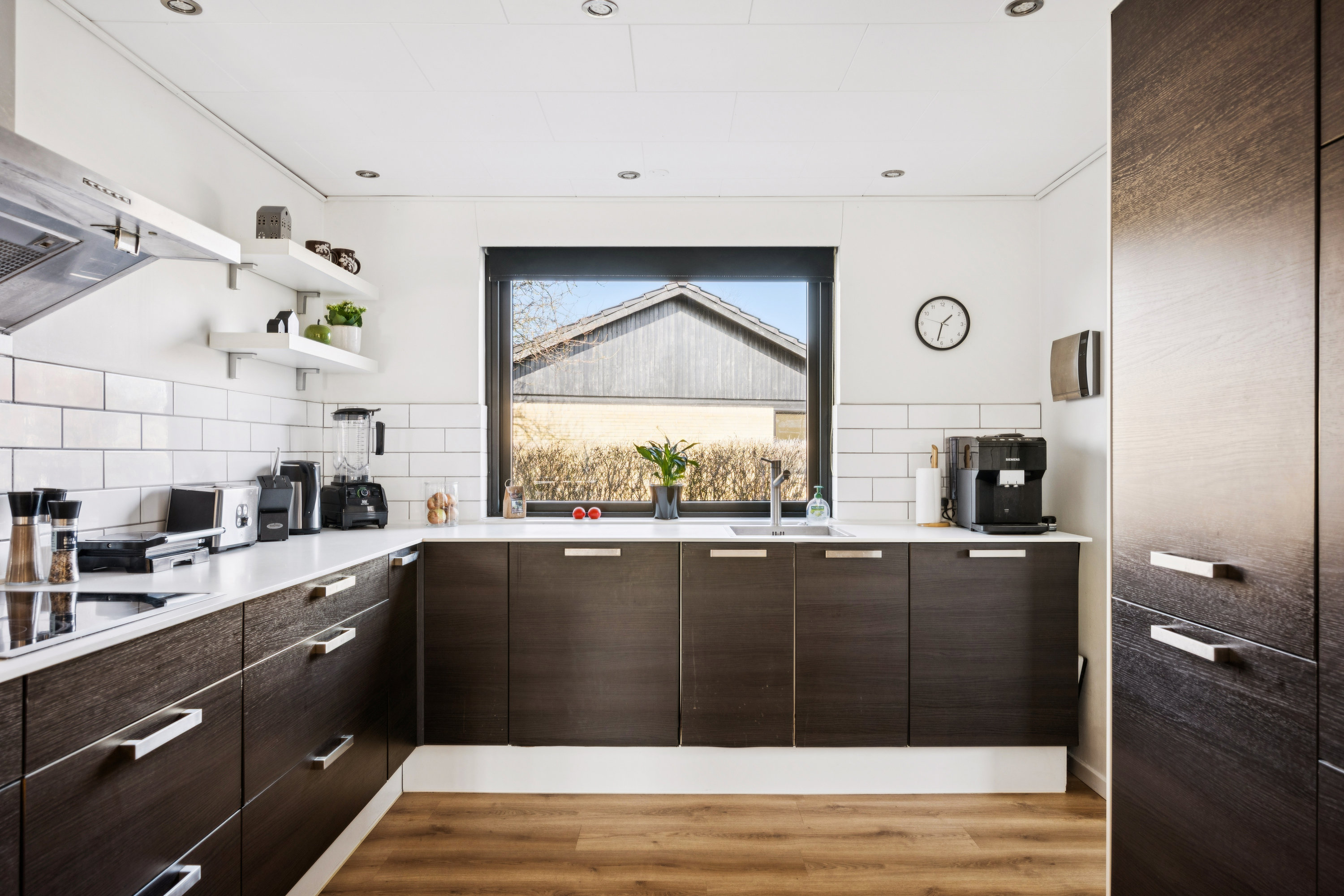 Fremhævet køkken billede i fuldskærmstilstand. Billede af Skovsvinget 2, 8400 Ebeltoft