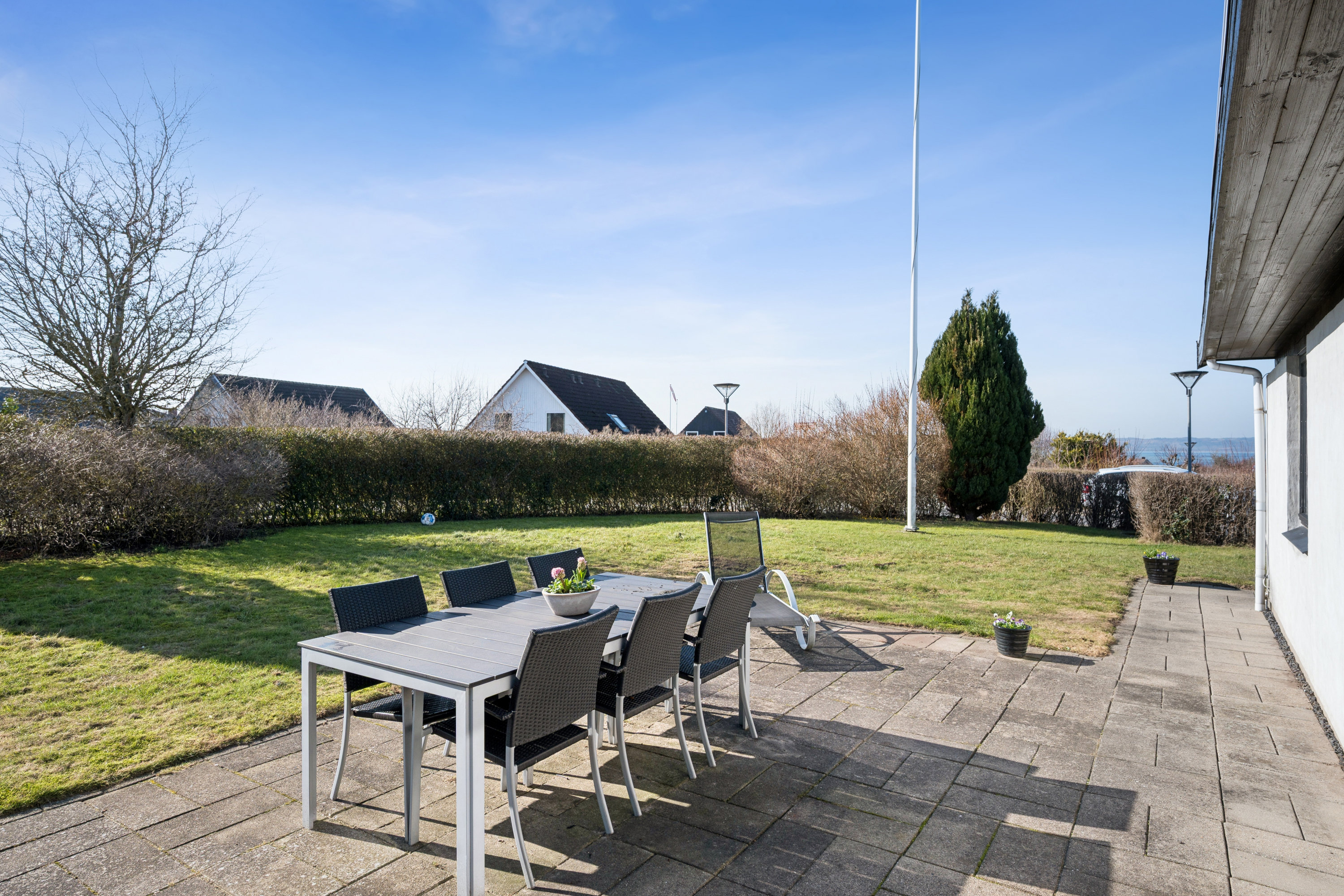 Fremhævet terrasse billede i fuldskærmstilstand. Billede af Skovsvinget 2, 8400 Ebeltoft