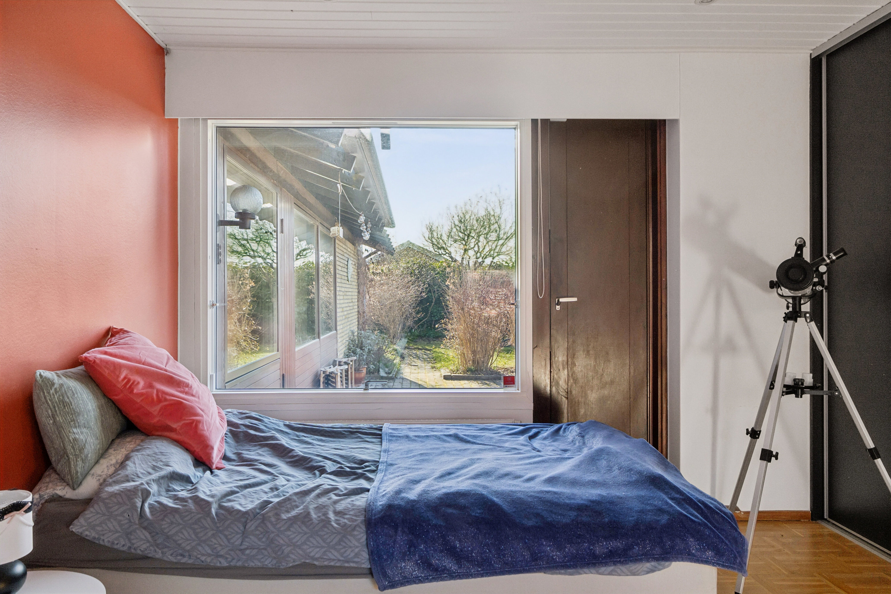 Fremhævet soveværelse billede i fuldskærmstilstand. Billede af Perlevej 24, 2650 Hvidovre