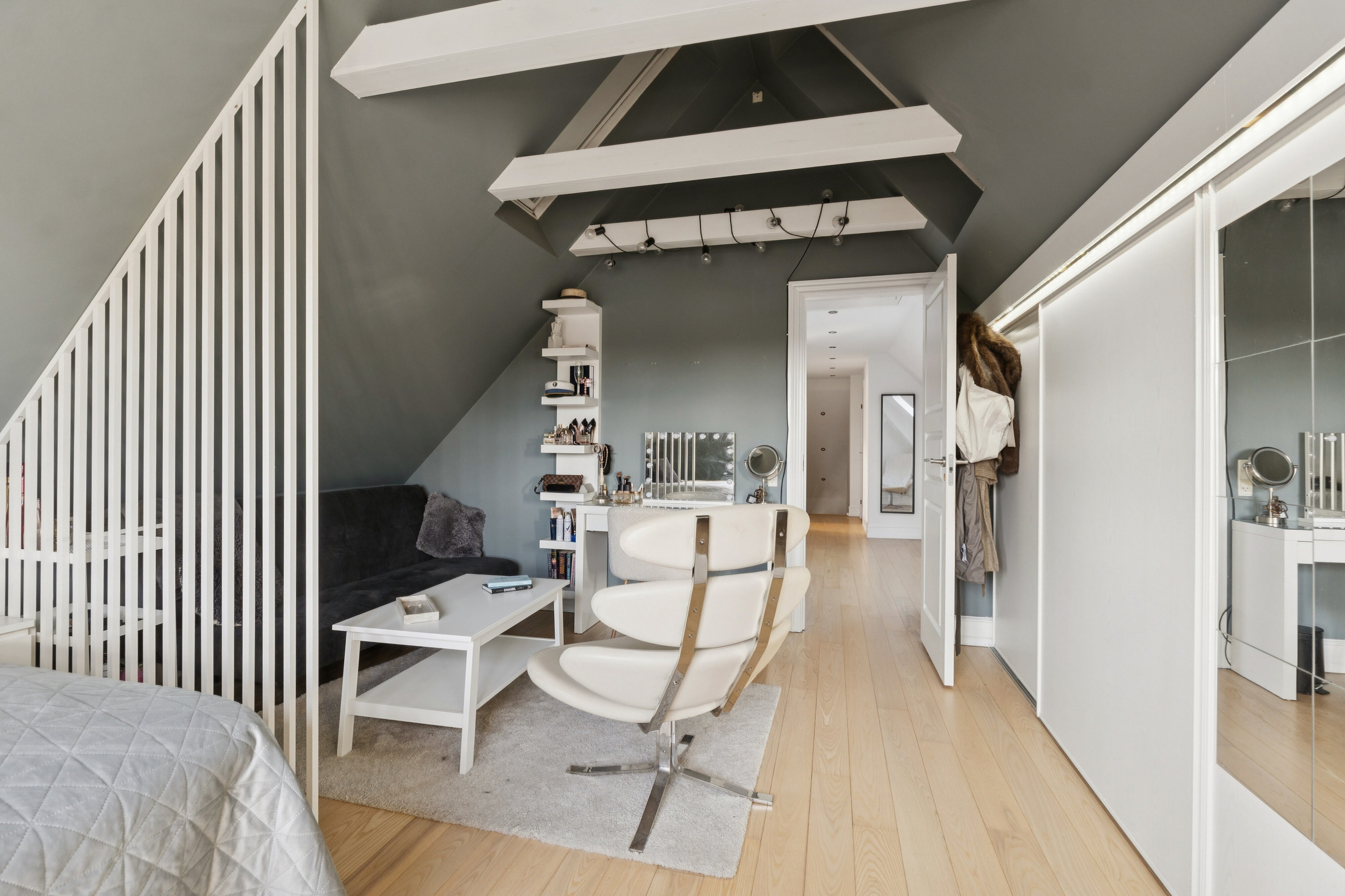 Fremhævet soveværelse billede i fuldskærmstilstand. Billede af Bårsevej 10, 2650 Hvidovre