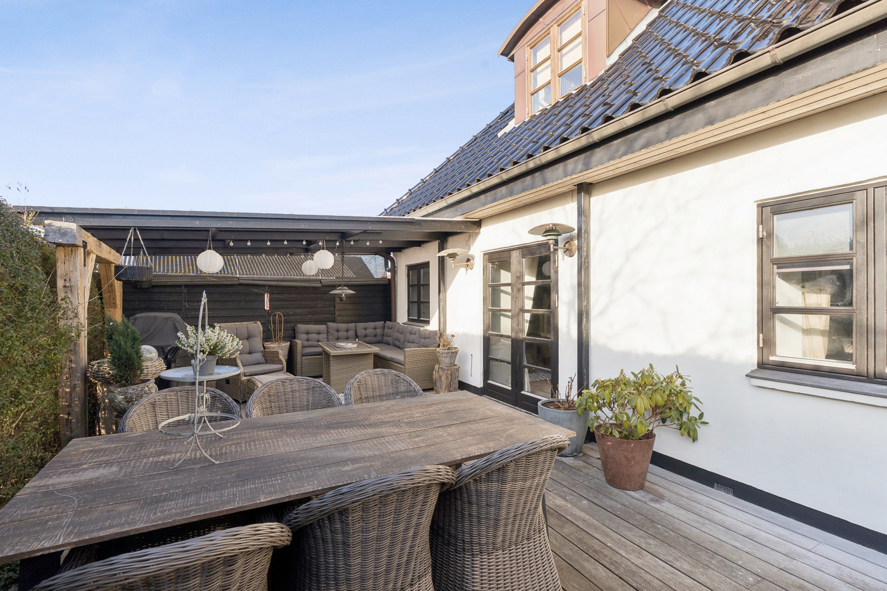 Fremhævet terrasse billede i fuldskærmstilstand. Billede af Bårsevej 10, 2650 Hvidovre