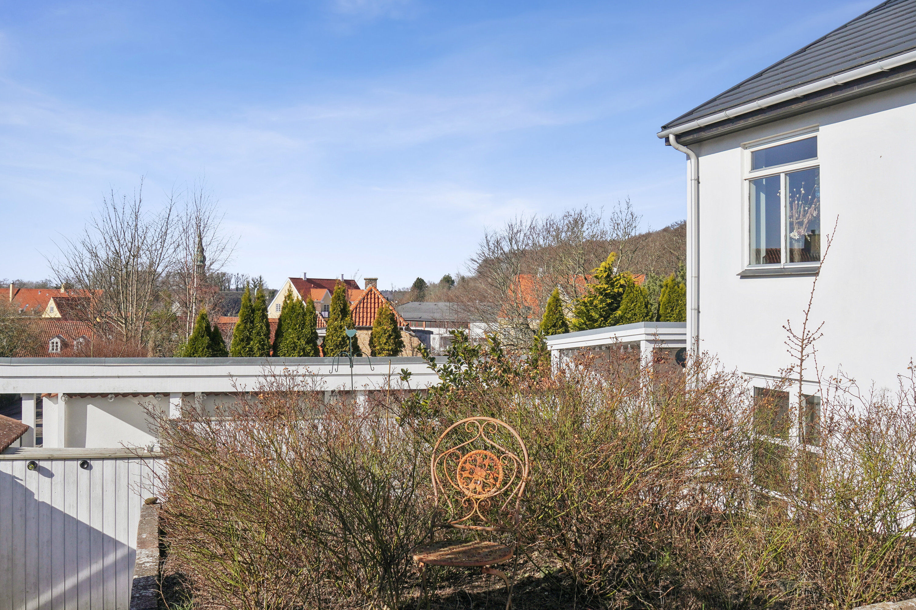 Fremhævet udendørs billede i fuldskærmstilstand. Billede af Frydsvej 15, 3300 Frederiksværk