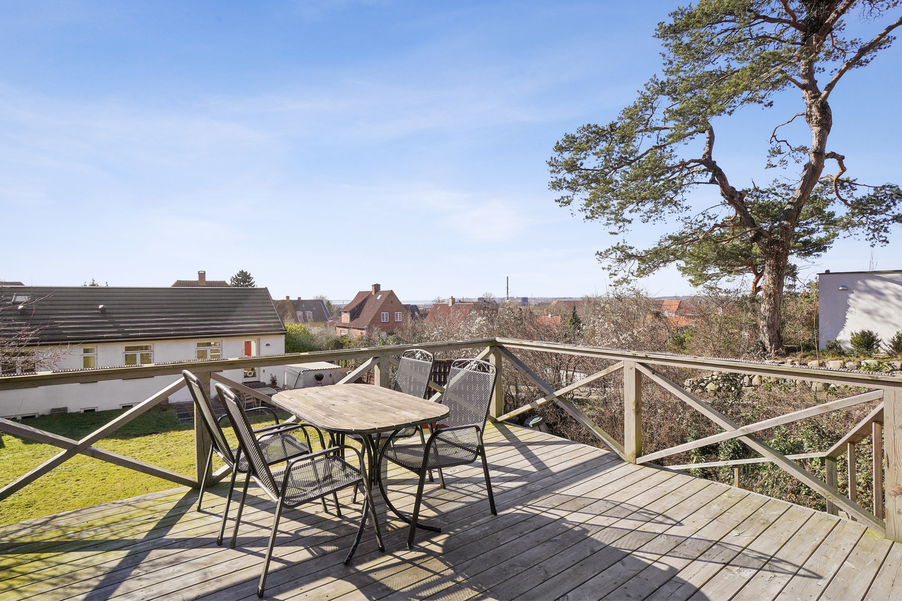 Fremhævet udendørs billede i fuldskærmstilstand. Billede af Frydsvej 15, 3300 Frederiksværk