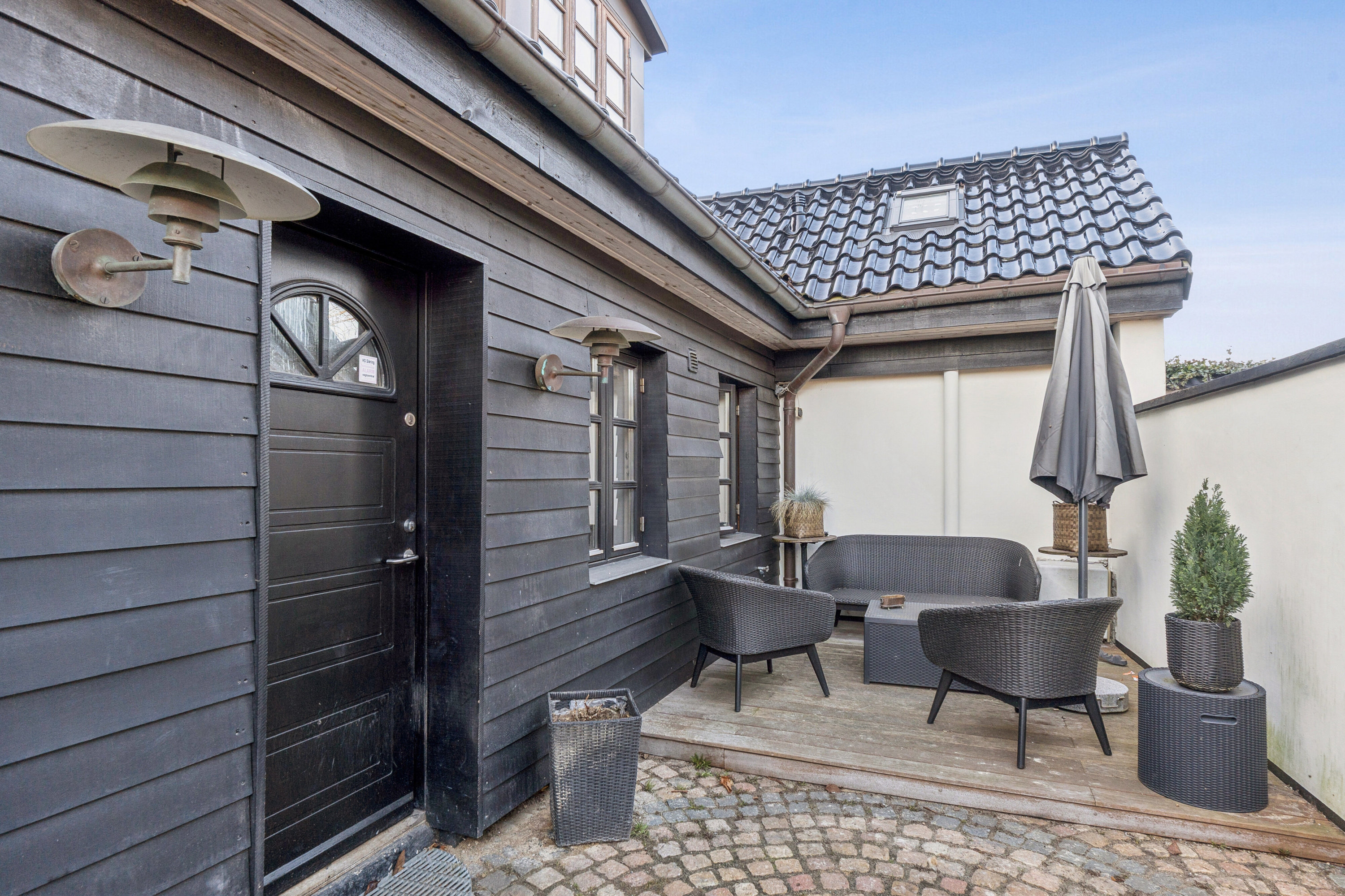 Fremhævet terrasse billede i fuldskærmstilstand. Billede af Bårsevej 10, 2650 Hvidovre