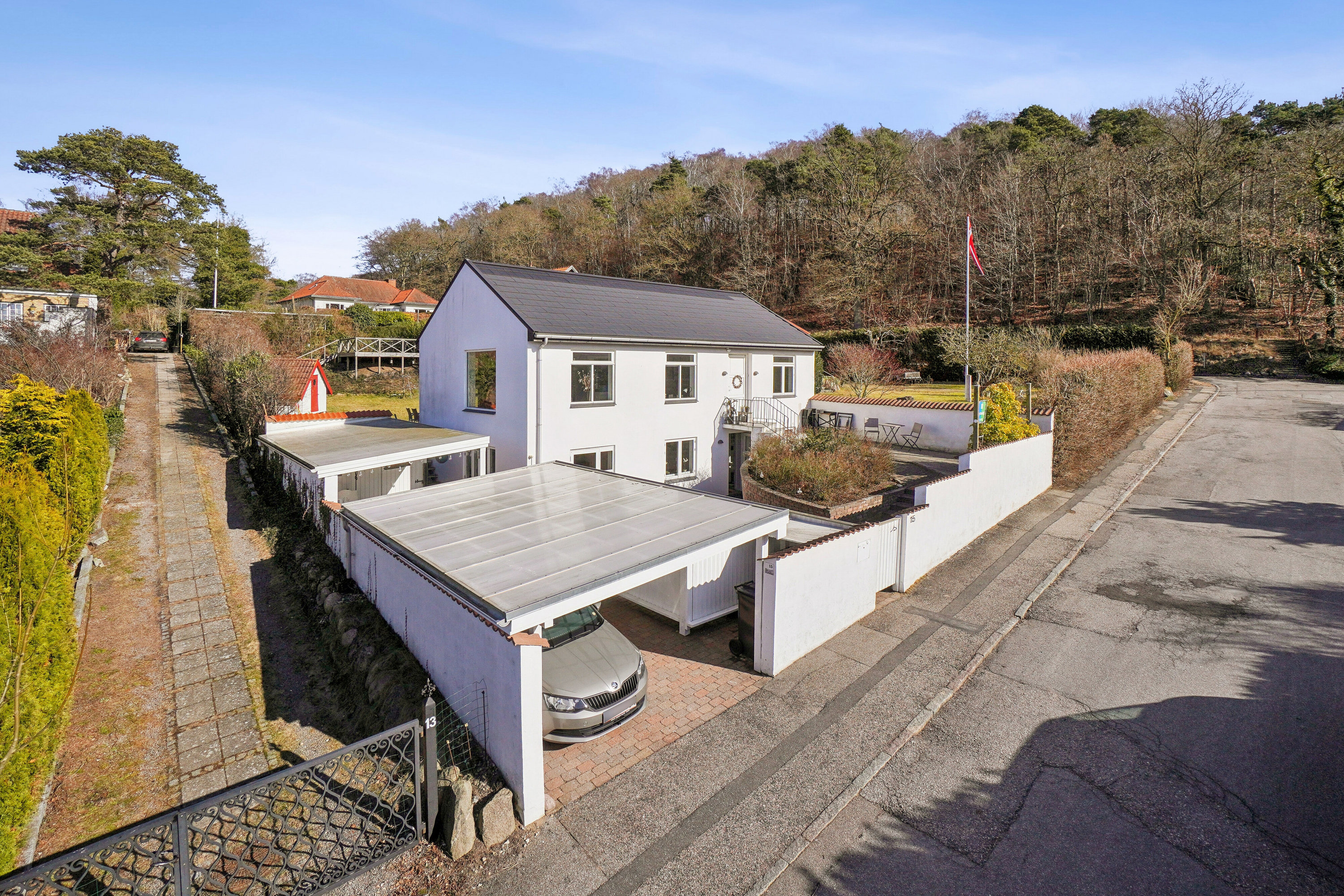 Fremhævet set fra vejen billede i fuldskærmstilstand. Billede af Frydsvej 15, 3300 Frederiksværk