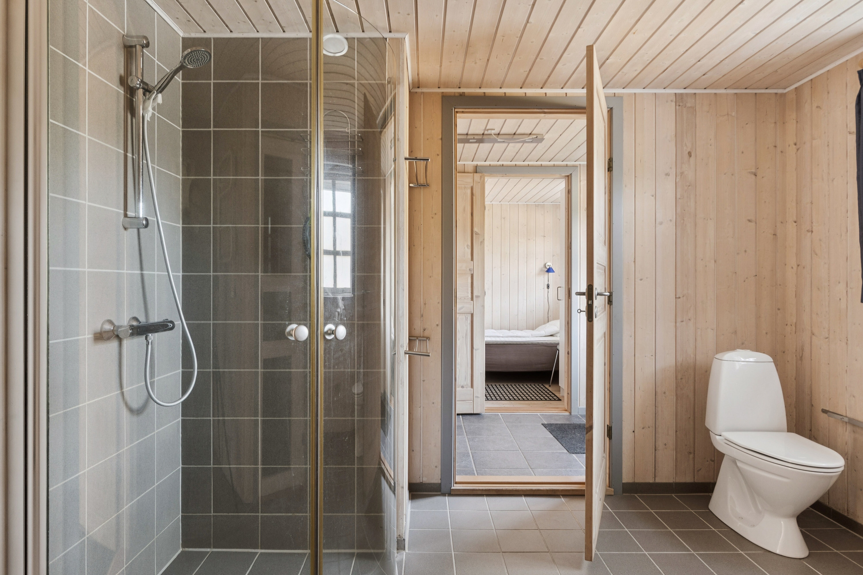 Fremhævet badeværelse billede i fuldskærmstilstand. Billede af Fasanvej 5, Tversted, 9881 Bindslev