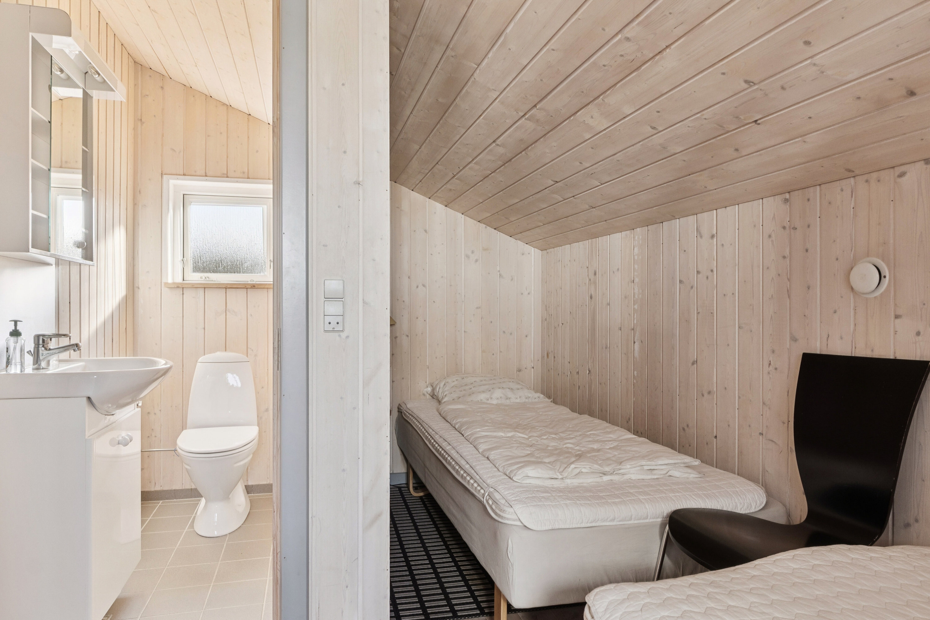 Fremhævet soveværelse billede i fuldskærmstilstand. Billede af Fasanvej 5, Tversted, 9881 Bindslev