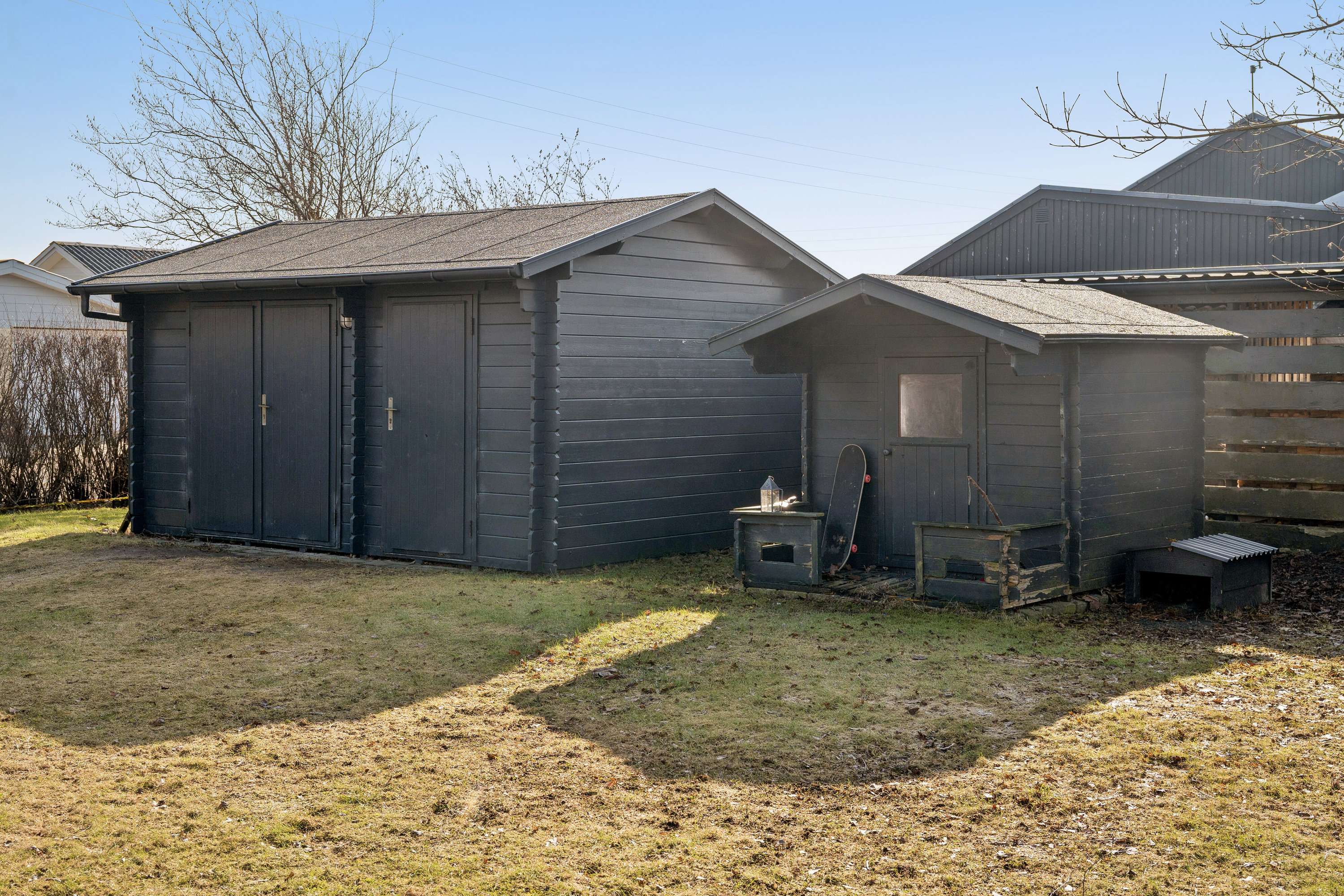 Fremhævet set fra haven billede i fuldskærmstilstand. Billede af Pernillesvej 3, 9800 Hjørring