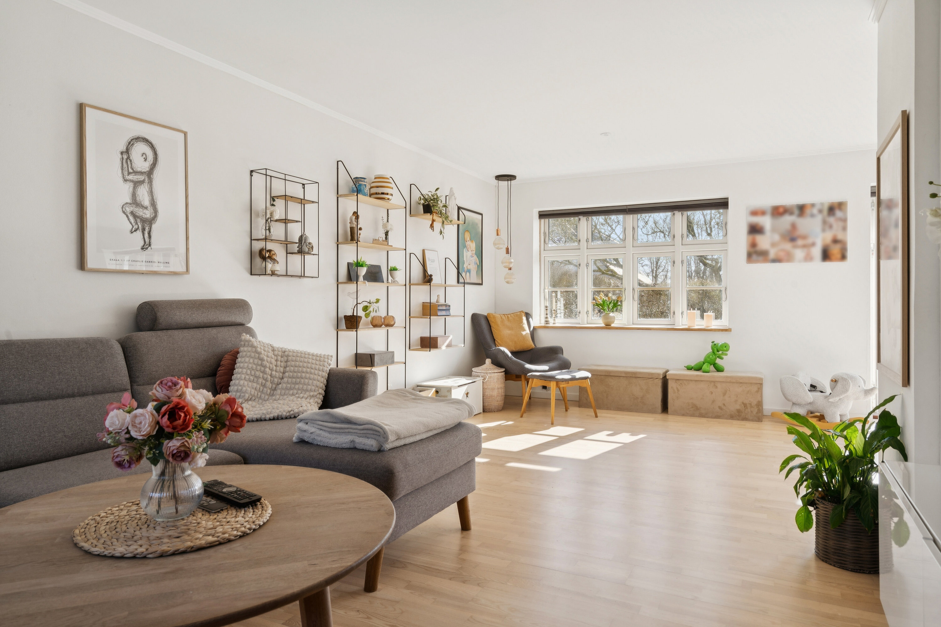 Fremhævet stue billede i fuldskærmstilstand. Billede af Brøderupvej 4, Brøderup, 4733 Tappernøje