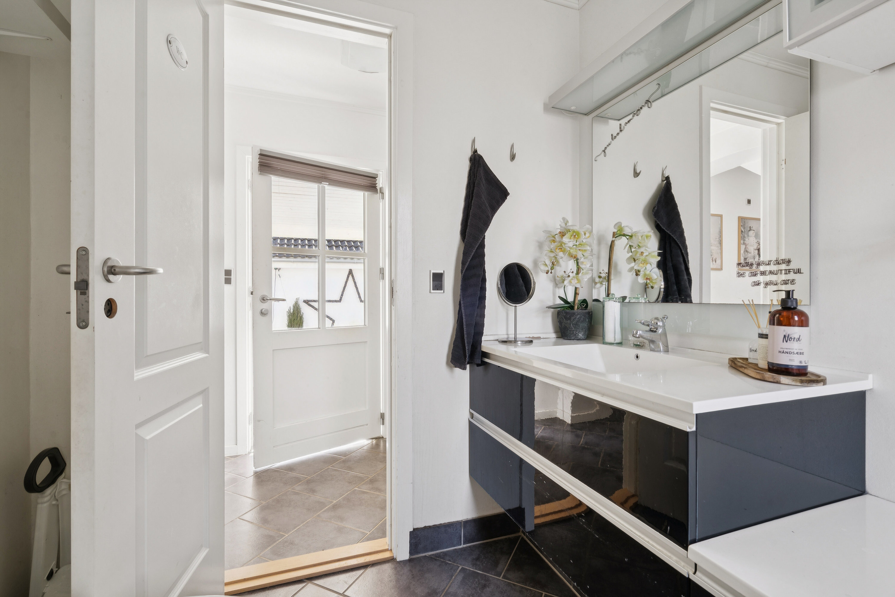 Fremhævet badeværelse billede i fuldskærmstilstand. Billede af Brøderupvej 4, Brøderup, 4733 Tappernøje