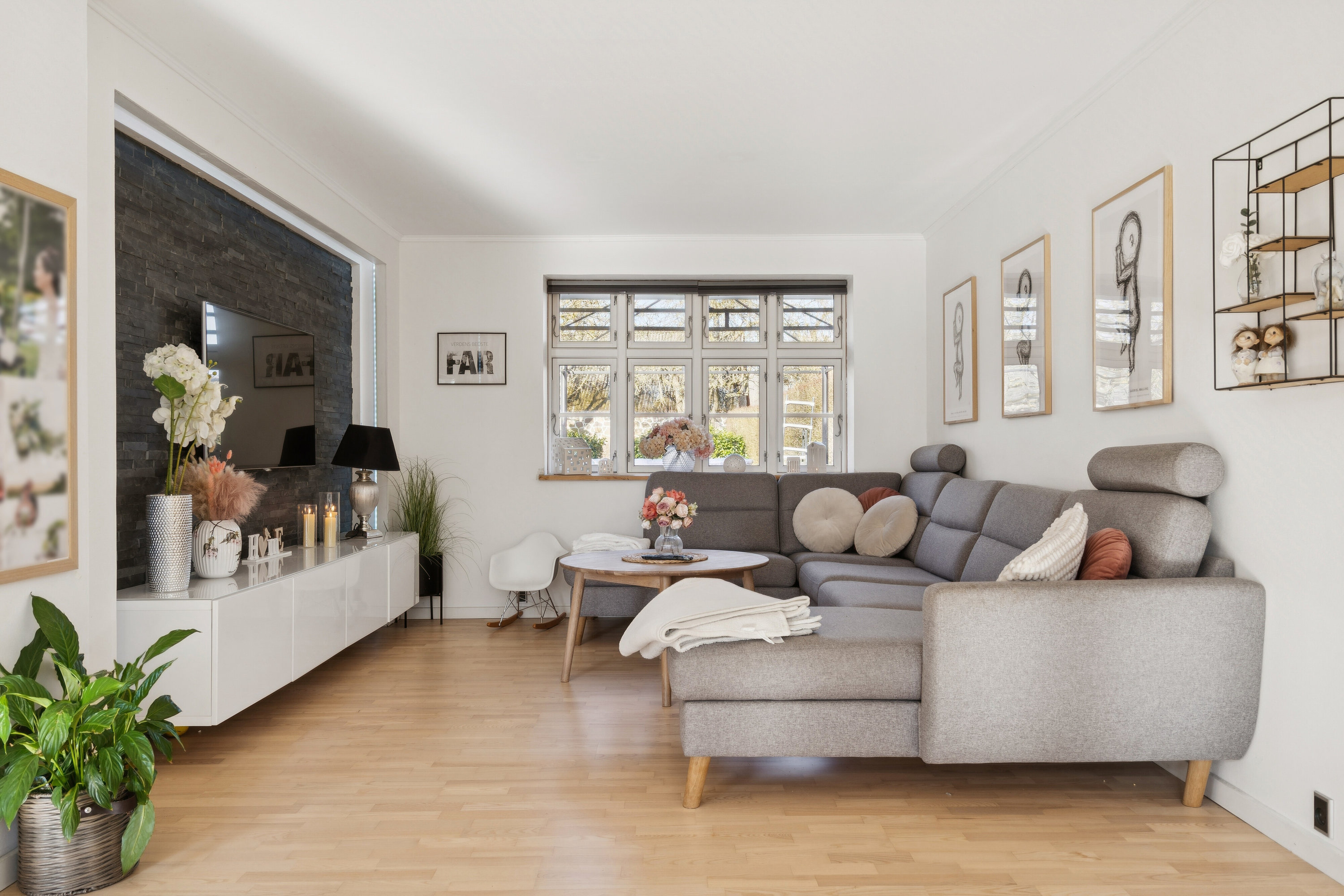 Fremhævet stue billede i fuldskærmstilstand. Billede af Brøderupvej 4, Brøderup, 4733 Tappernøje