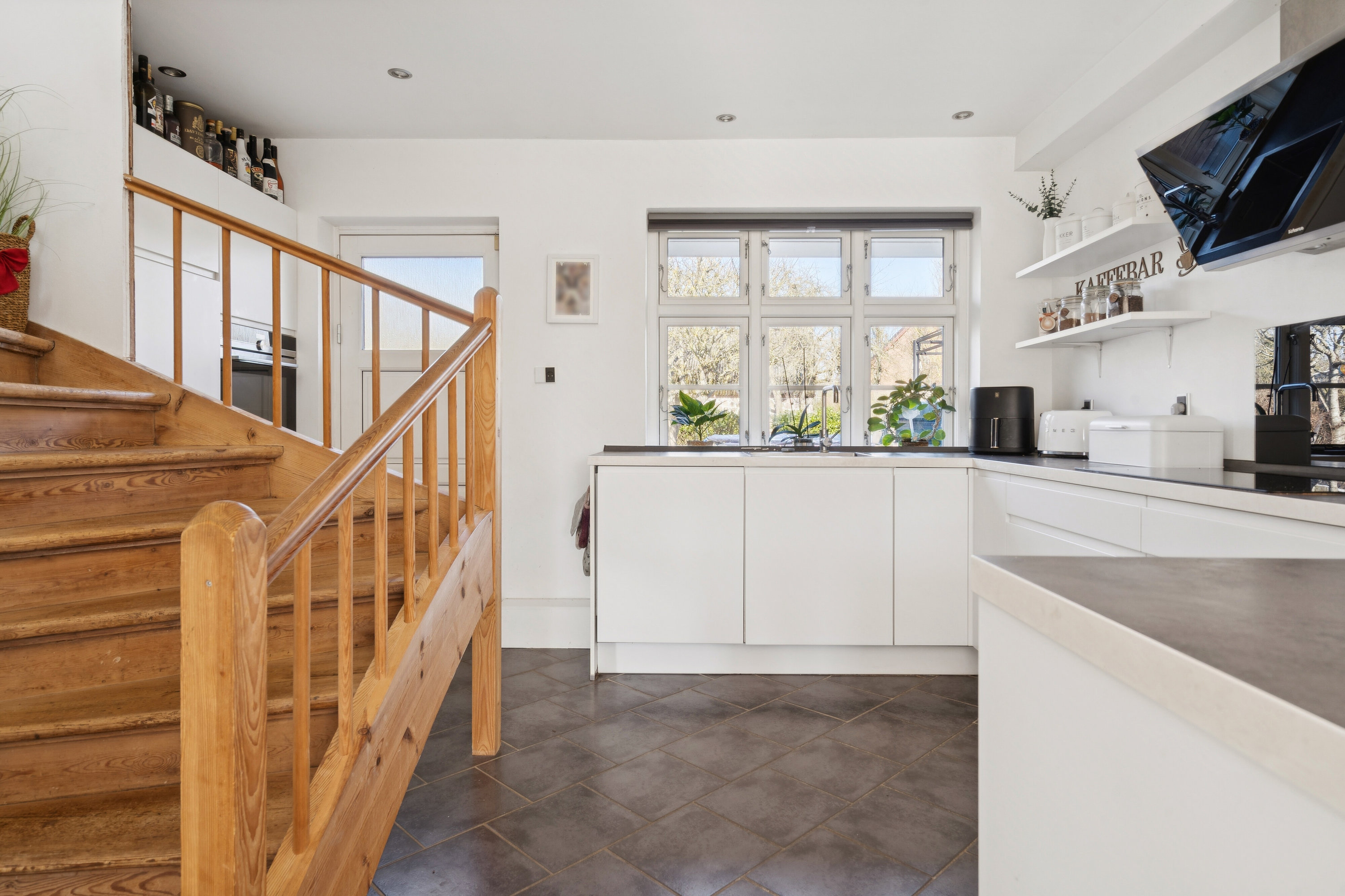 Fremhævet køkken billede i fuldskærmstilstand. Billede af Brøderupvej 4, Brøderup, 4733 Tappernøje