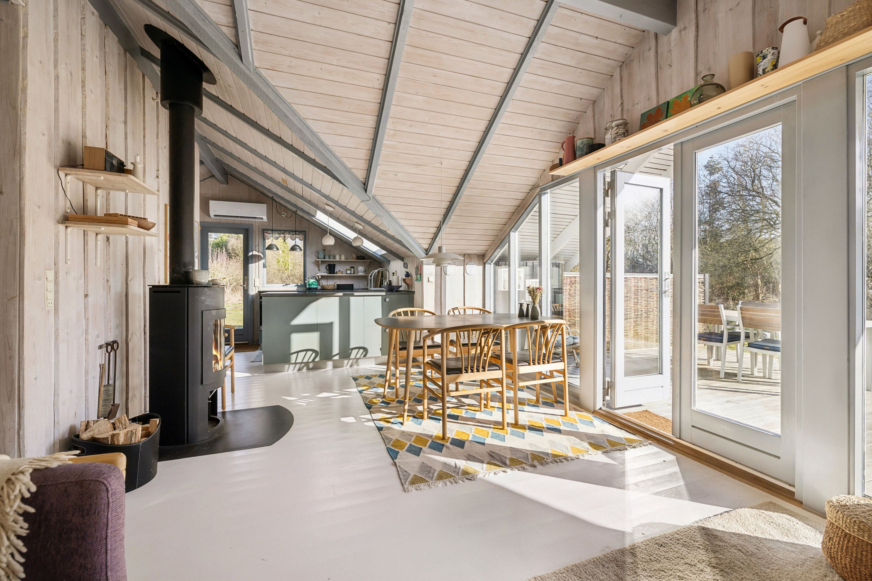 Fremhævet stue billede i fuldskærmstilstand. Billede af Rønnevænget 3, Hesselbjerg, 5932 Humble