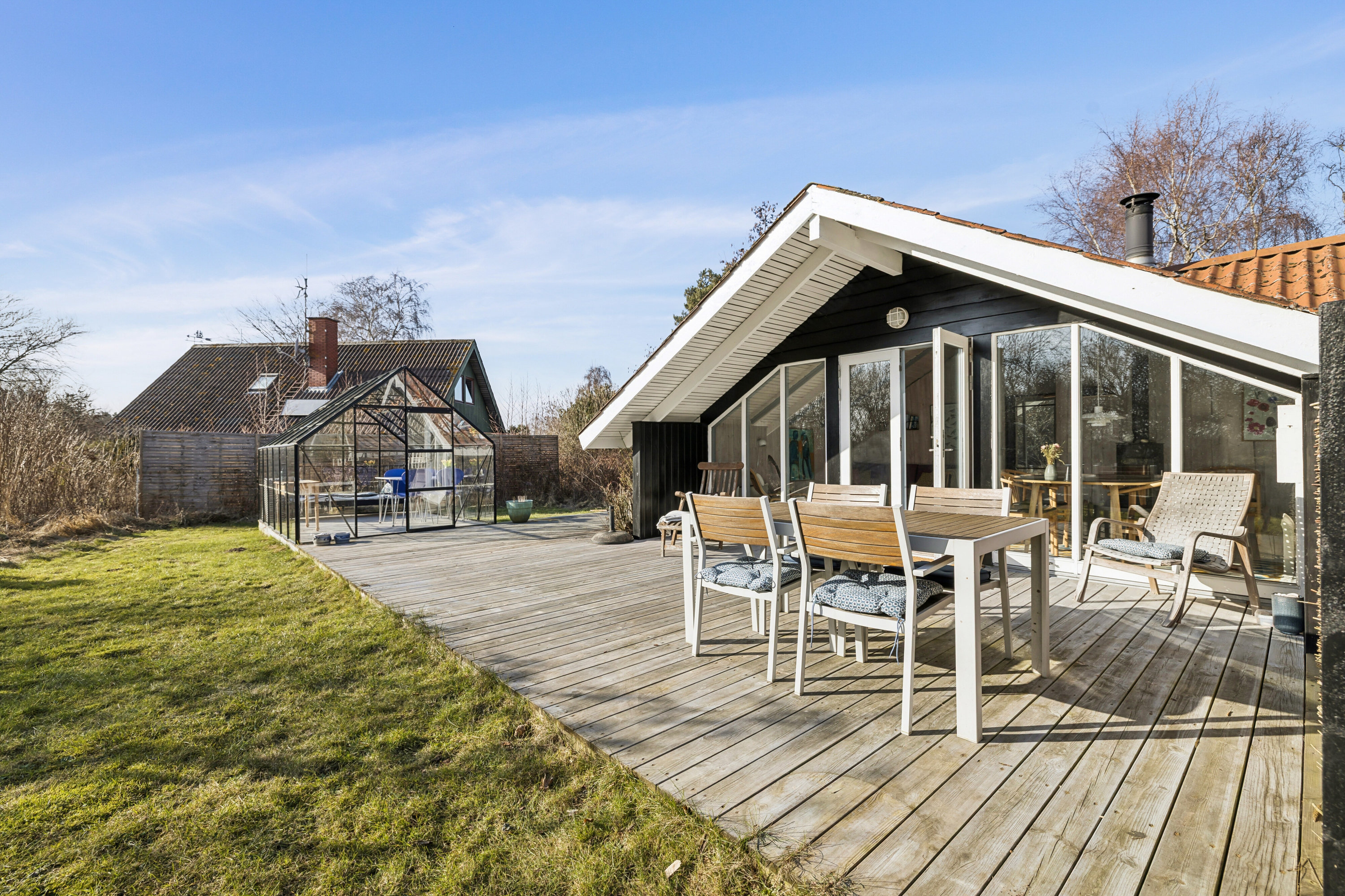 Fremhævet set fra haven billede i fuldskærmstilstand. Billede af Rønnevænget 3, Hesselbjerg, 5932 Humble