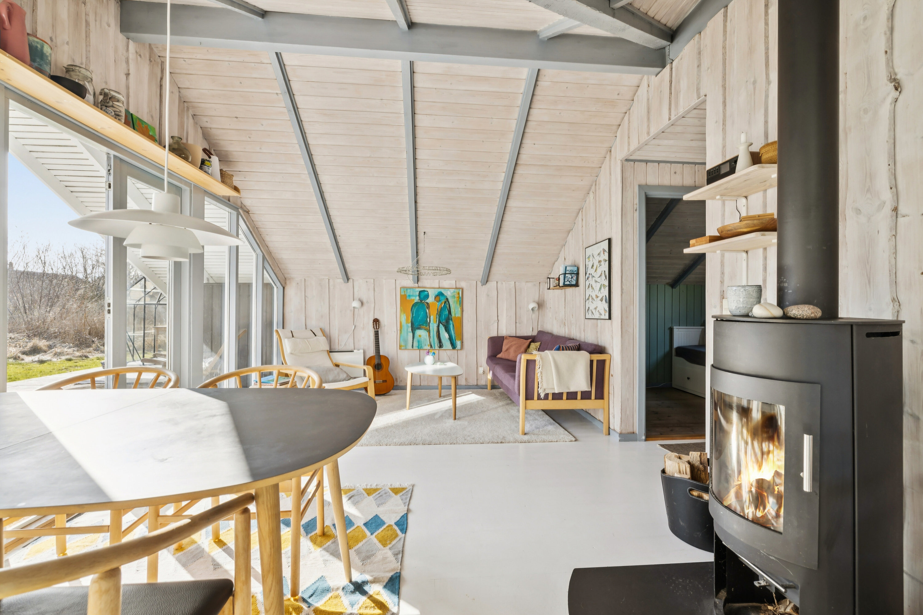 Fremhævet stue billede i fuldskærmstilstand. Billede af Rønnevænget 3, Hesselbjerg, 5932 Humble