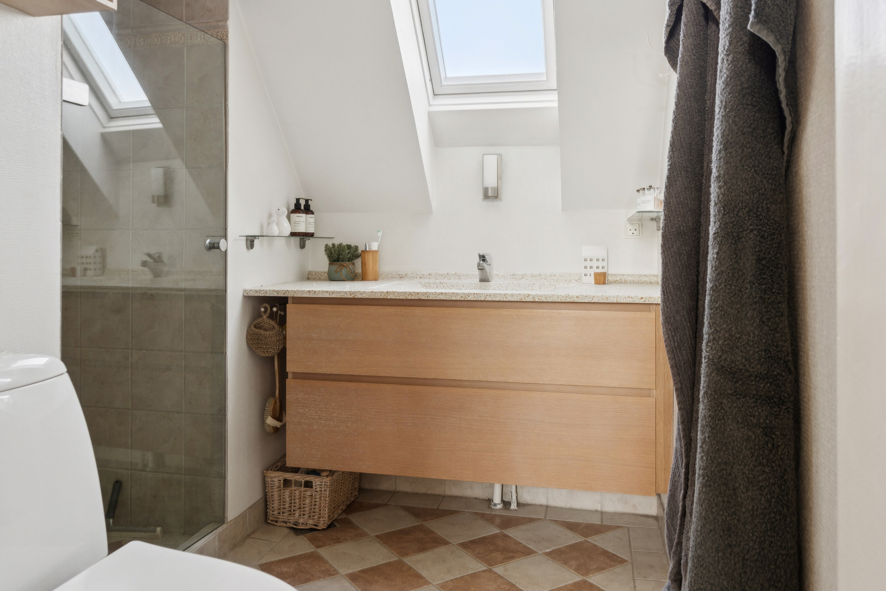 Fremhævet badeværelse billede i fuldskærmstilstand. Billede af Brydes Alle 21, 4200 Slagelse