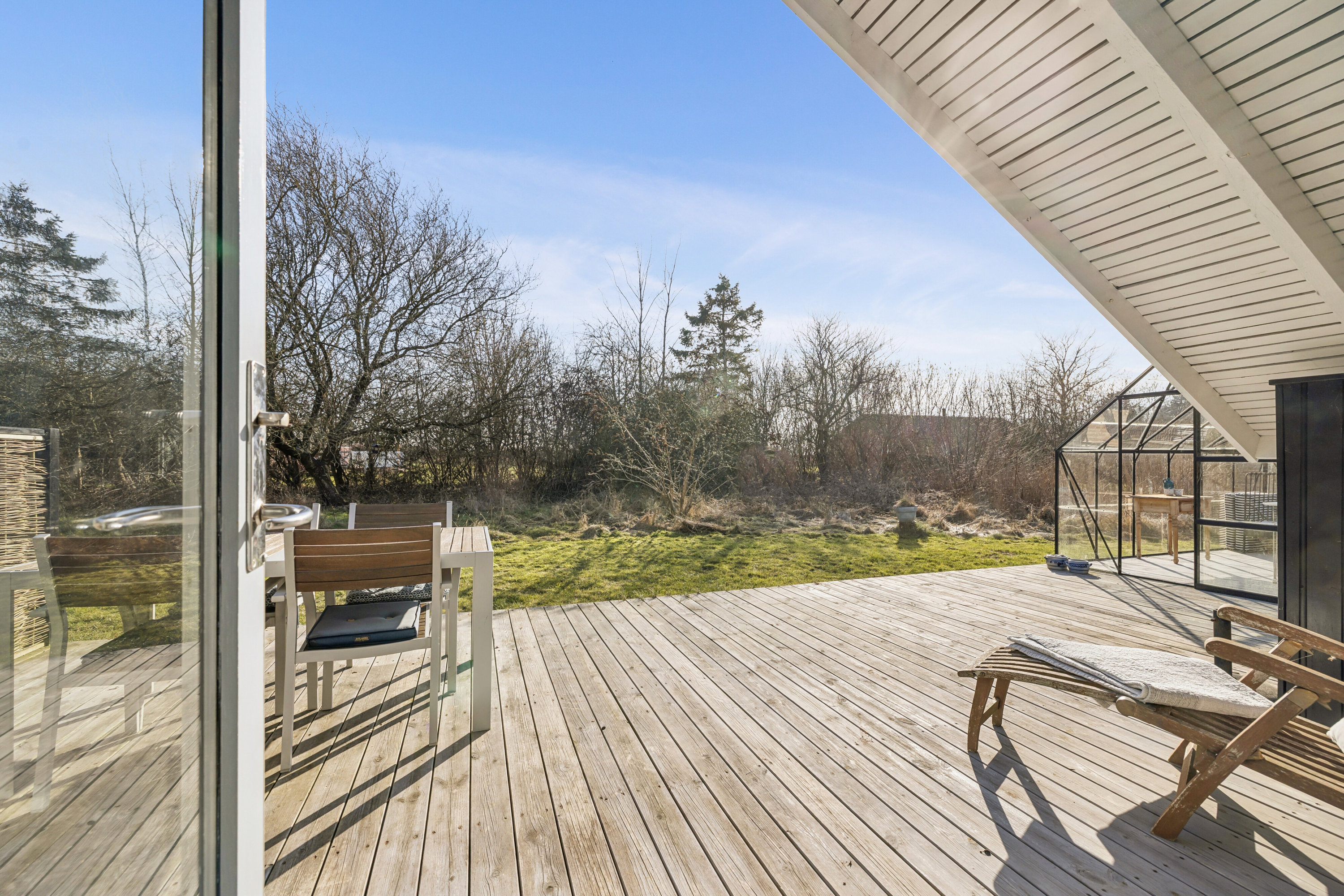 Fremhævet udendørs billede i fuldskærmstilstand. Billede af Rønnevænget 3, Hesselbjerg, 5932 Humble