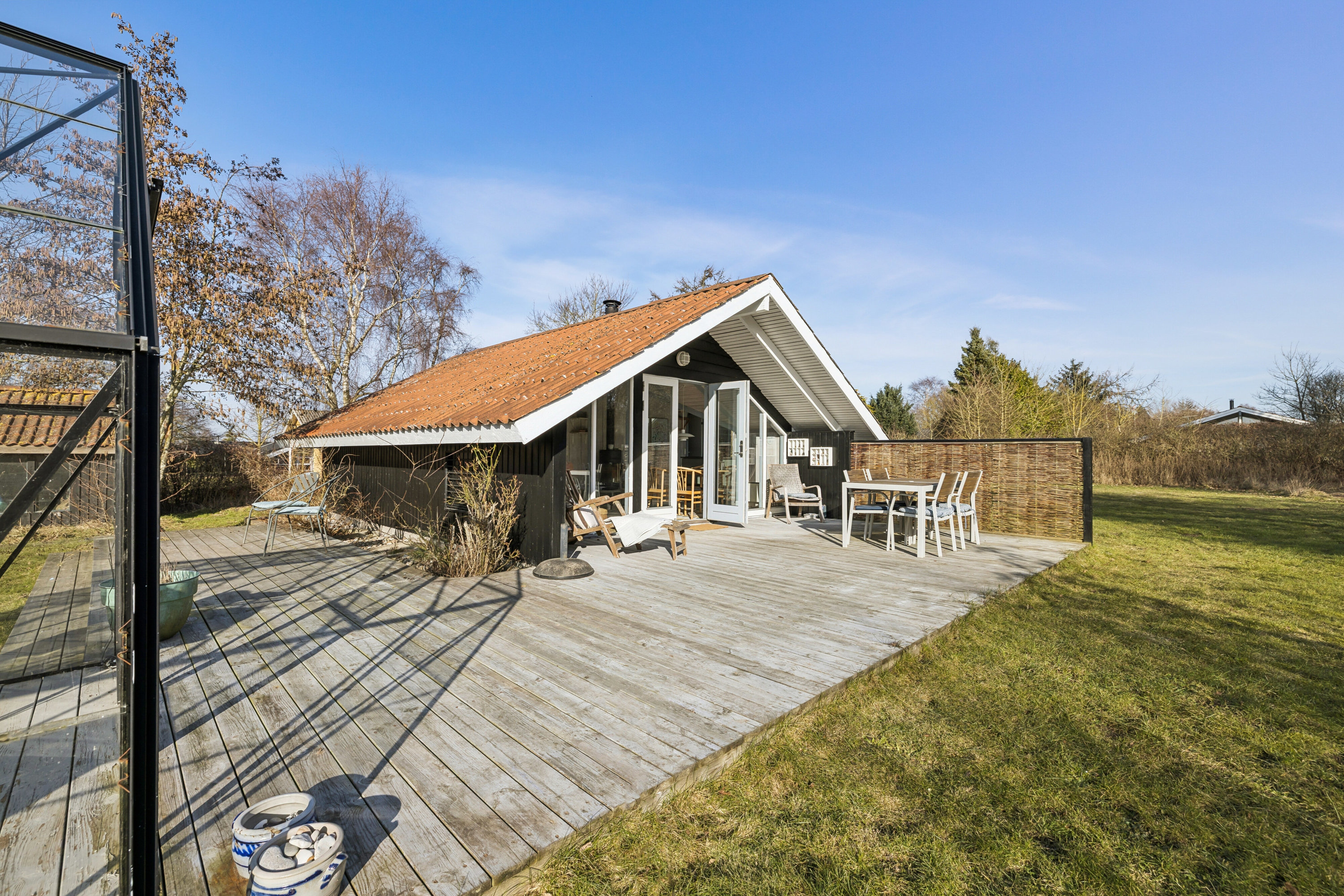 Fremhævet set fra haven billede i fuldskærmstilstand. Billede af Rønnevænget 3, Hesselbjerg, 5932 Humble