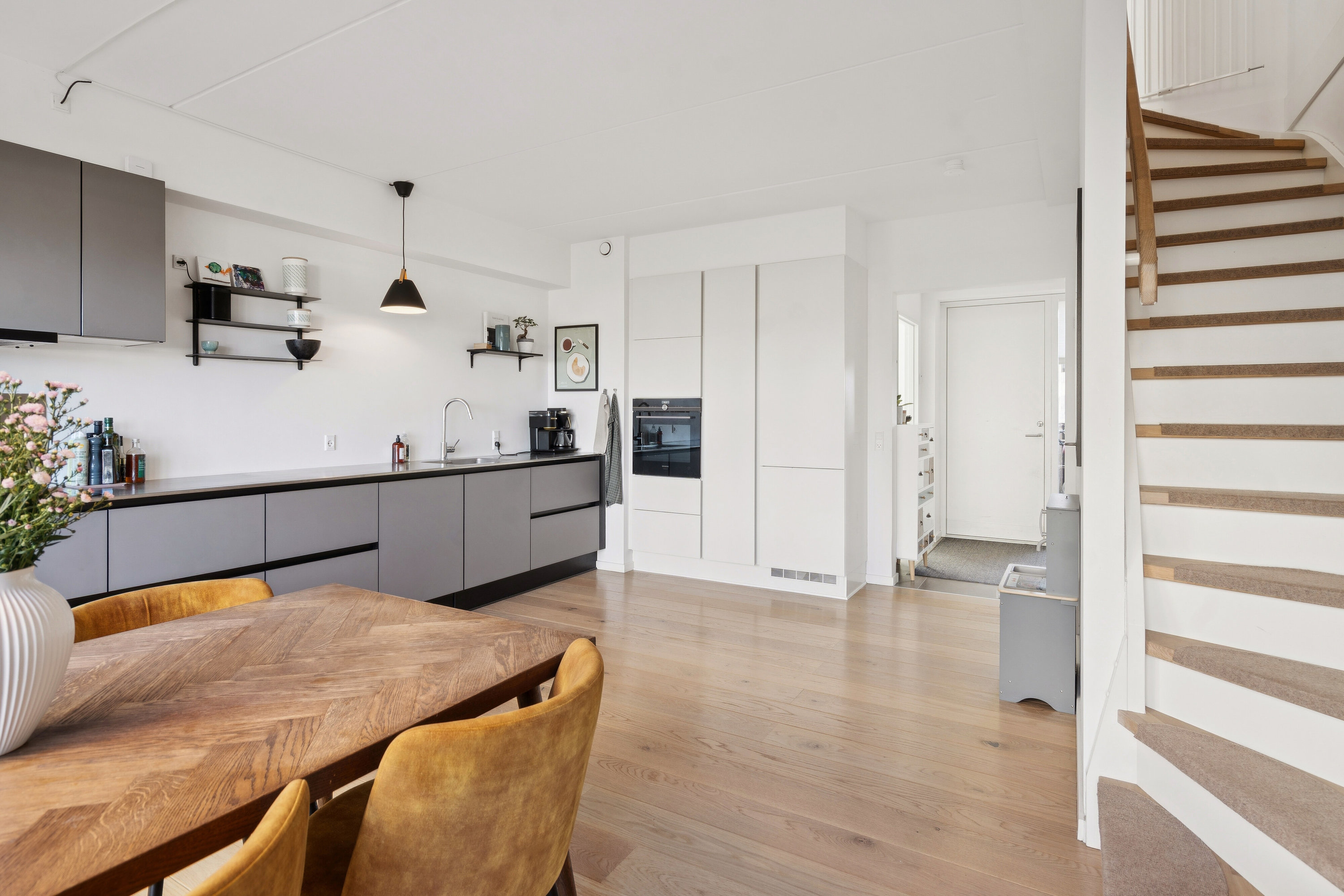 Fremhævet spisestue billede i fuldskærmstilstand. Billede af Kaffevej 54, 2610 Rødovre