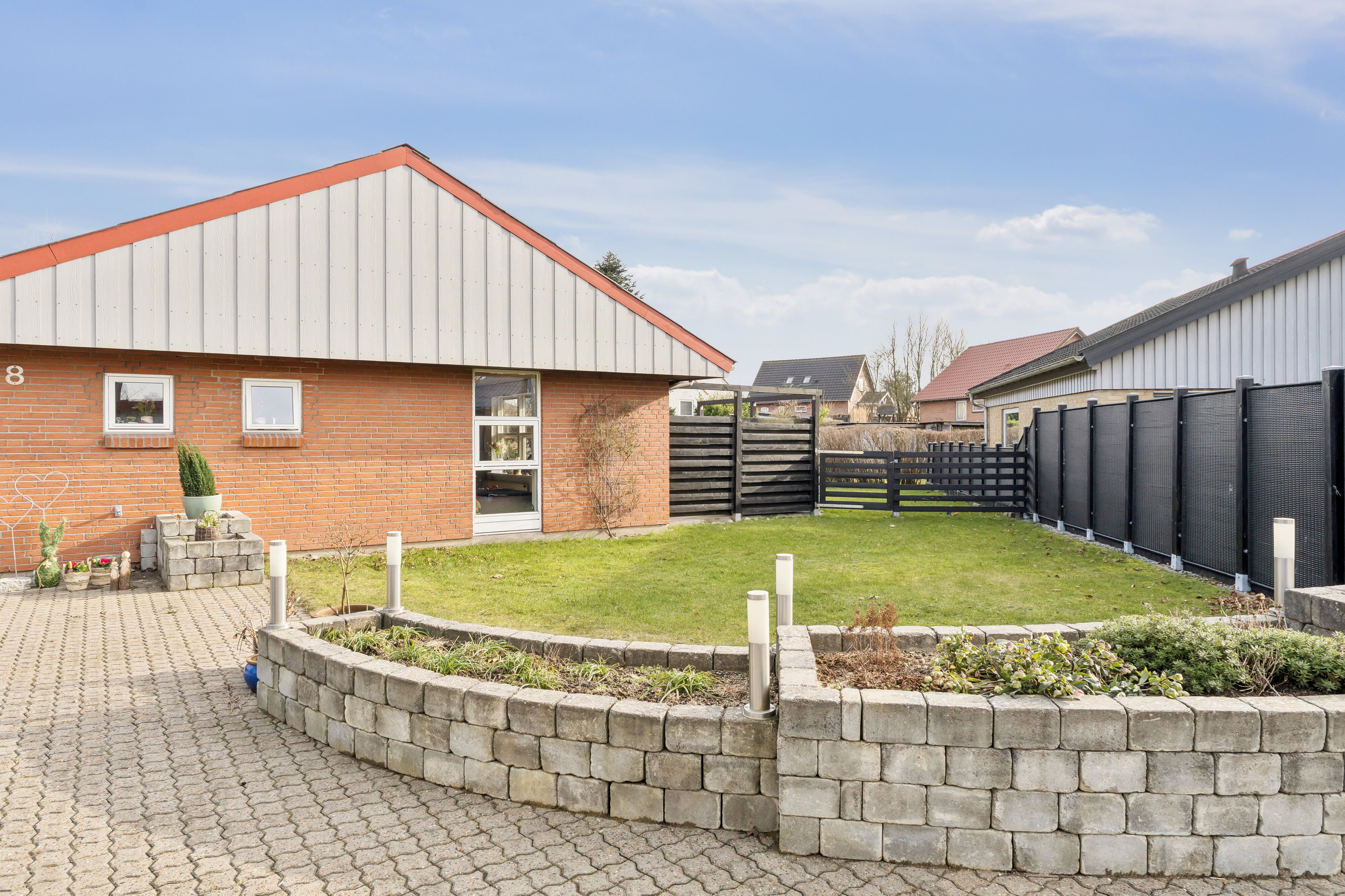 Fremhævet udendørs billede i fuldskærmstilstand. Billede af Ringgade 8, 6330 Padborg