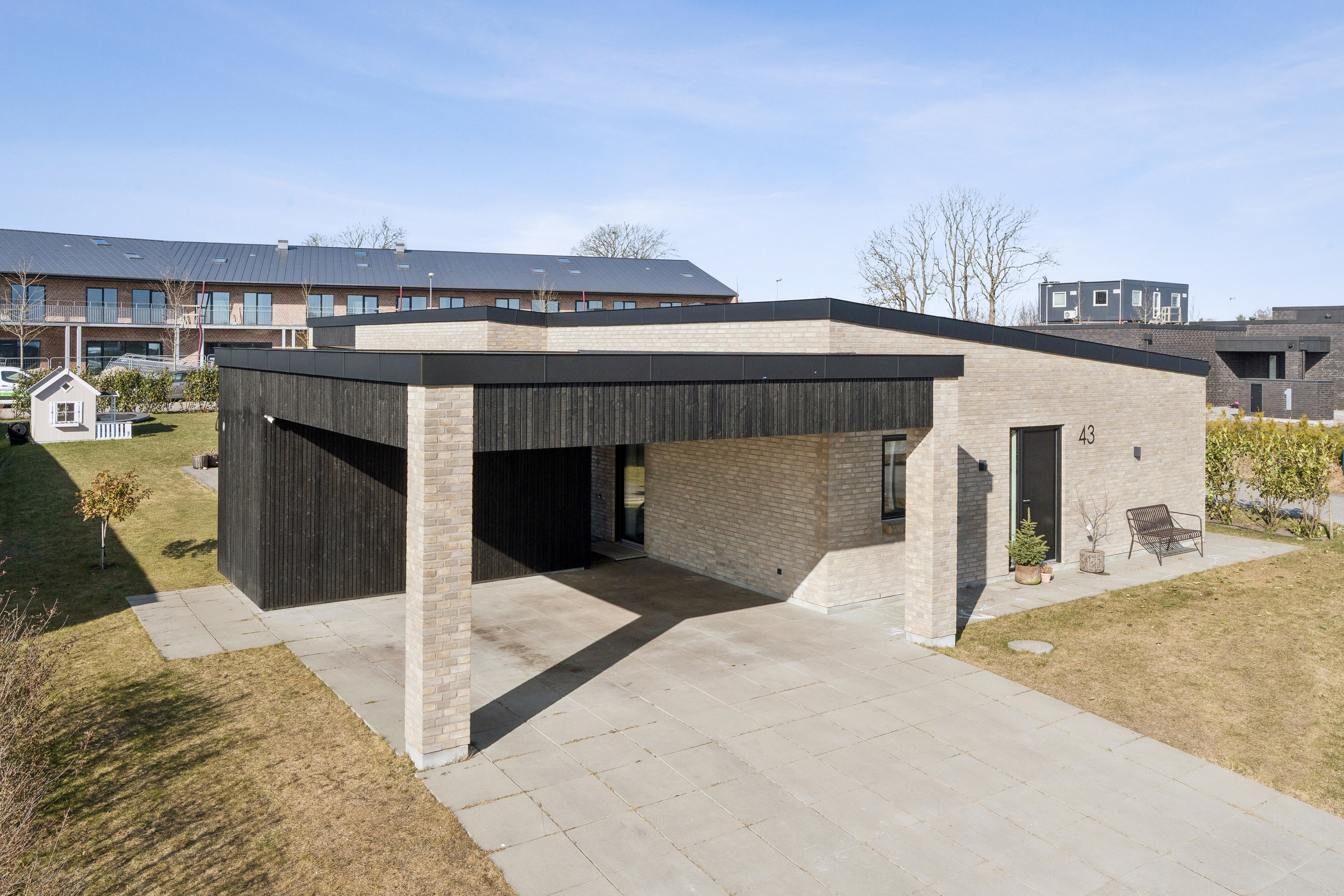 Fremhævet ejendommen billede i fuldskærmstilstand. Billede af Serinedalen 43, 8340 Malling