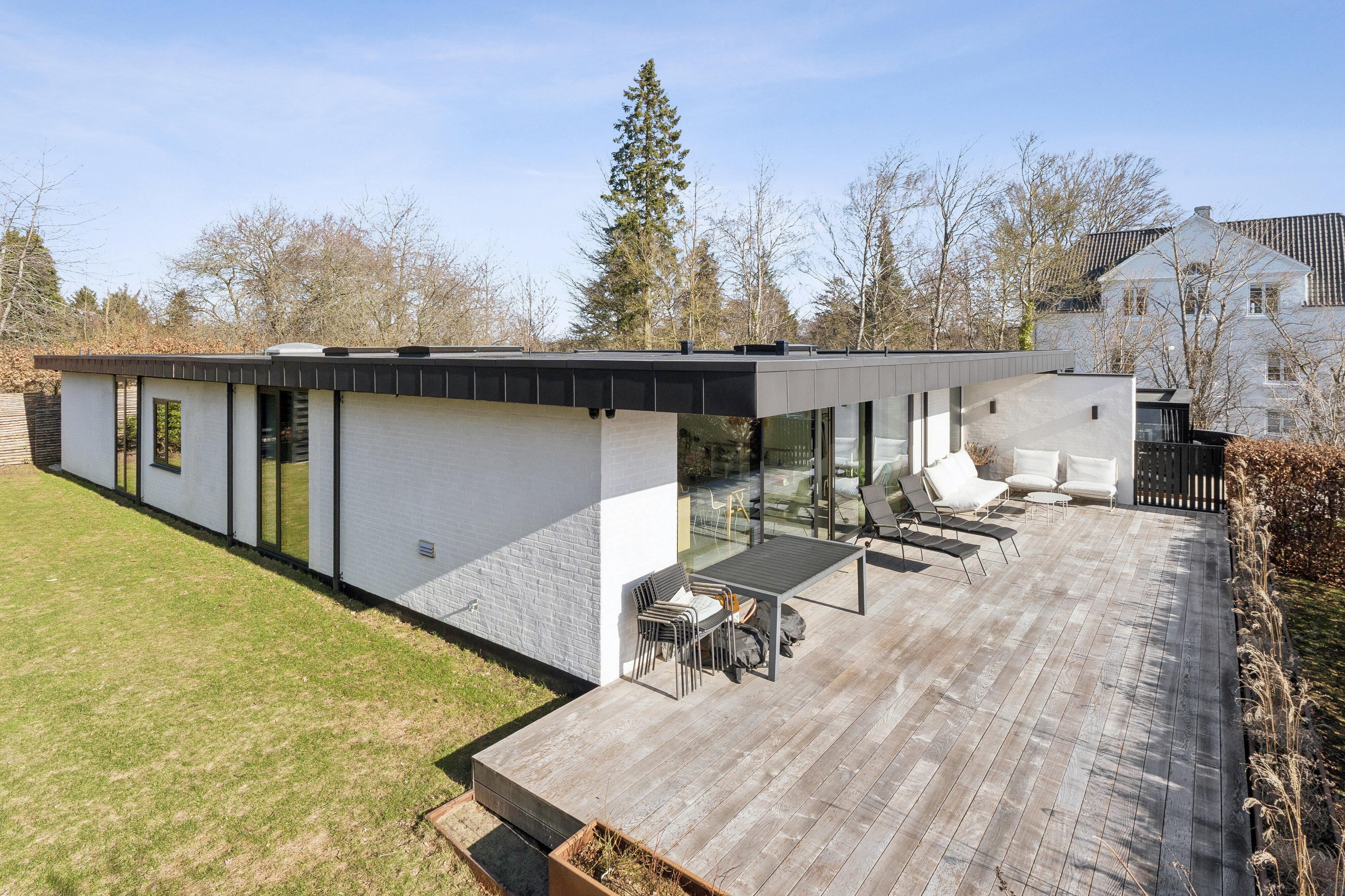 Fremhævet set fra haven billede i fuldskærmstilstand. Billede af Ildervej 6, 8270 Højbjerg