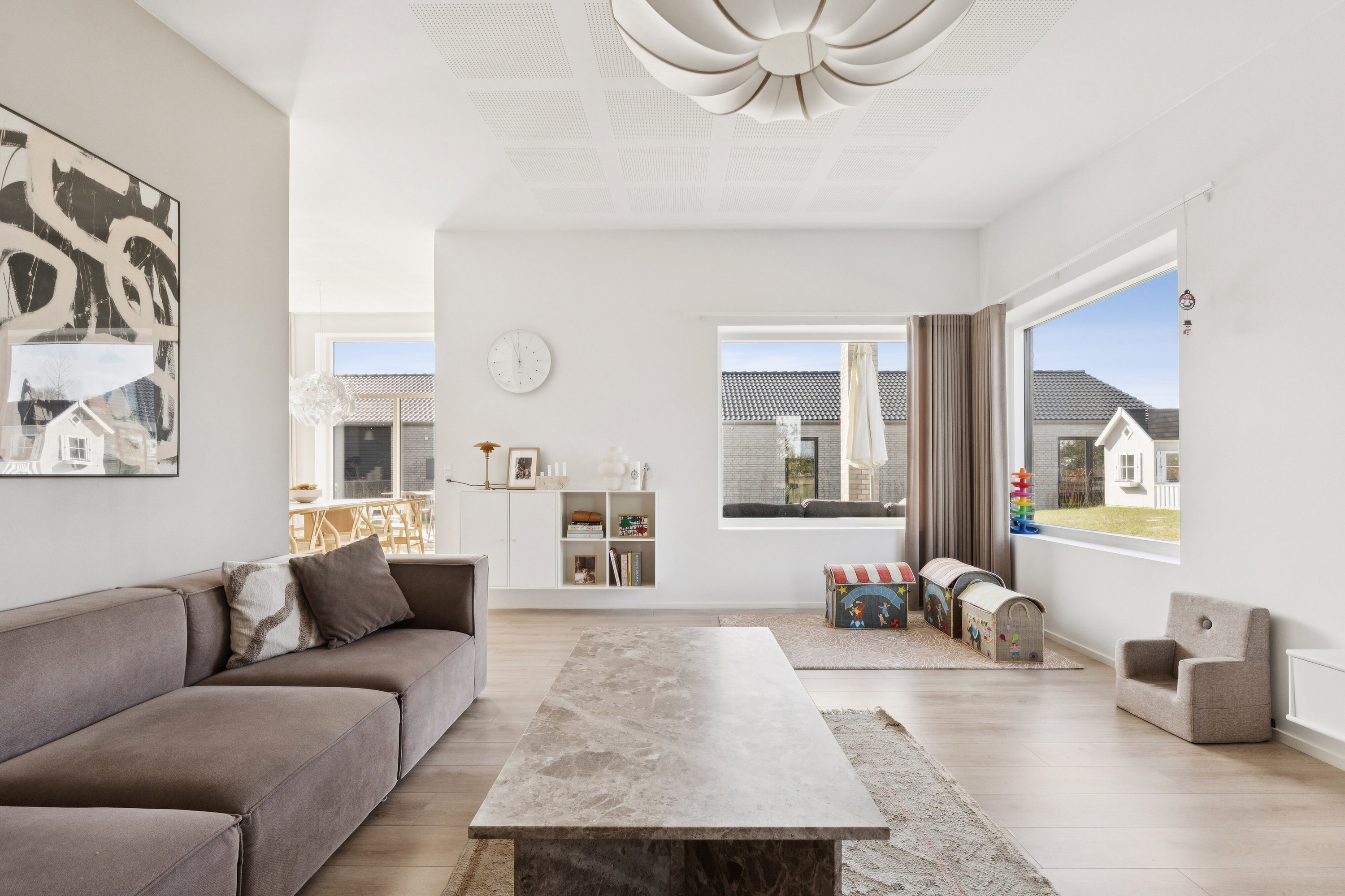 Fremhævet stue billede i fuldskærmstilstand. Billede af Serinedalen 43, 8340 Malling