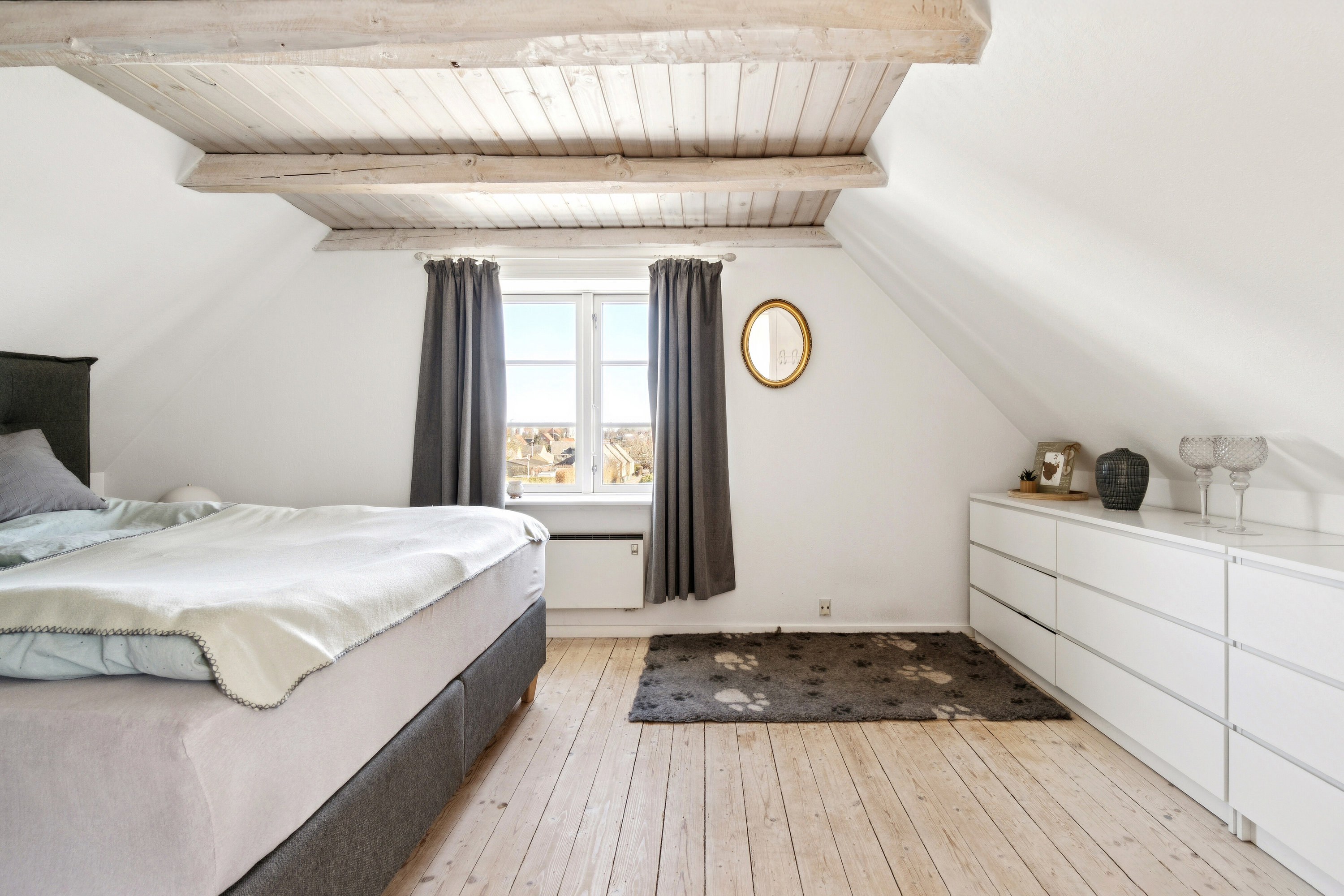 Fremhævet soveværelse billede i fuldskærmstilstand. Billede af Søndergade 14, Klemensker, 3782 Klemensker