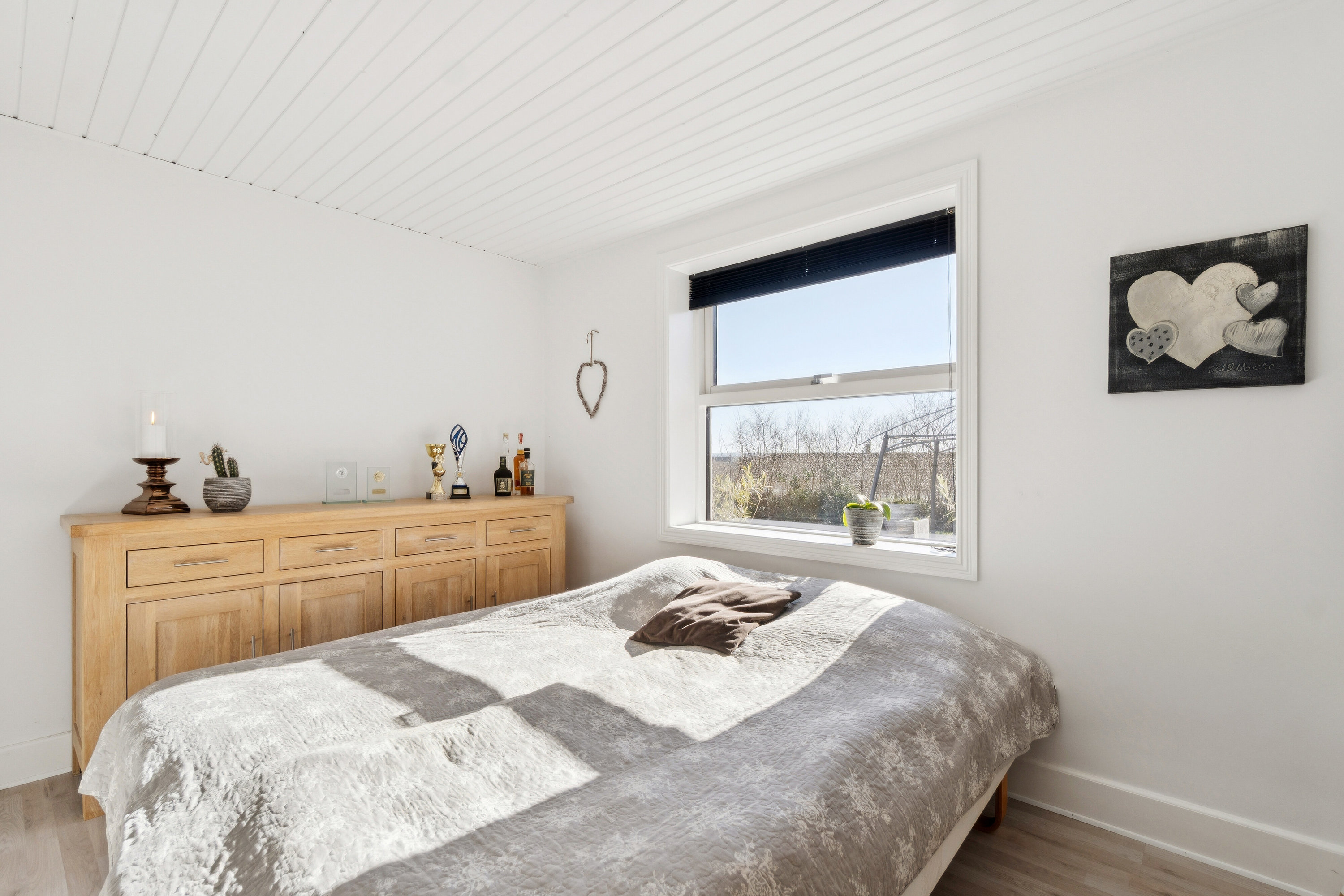 Fremhævet soveværelse billede i fuldskærmstilstand. Billede af Søndergade 14, Klemensker, 3782 Klemensker