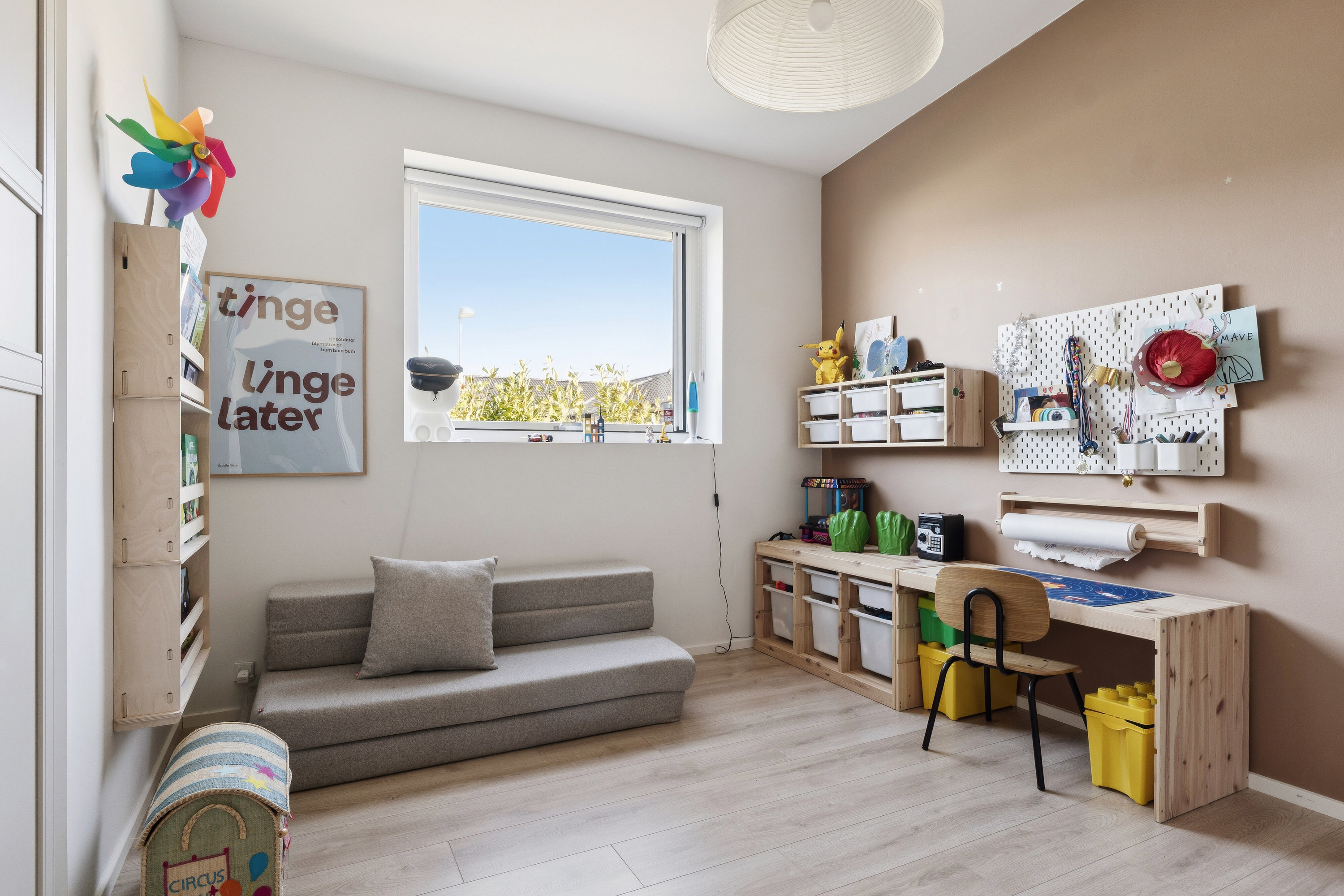 Fremhævet værelse billede i fuldskærmstilstand. Billede af Serinedalen 43, 8340 Malling