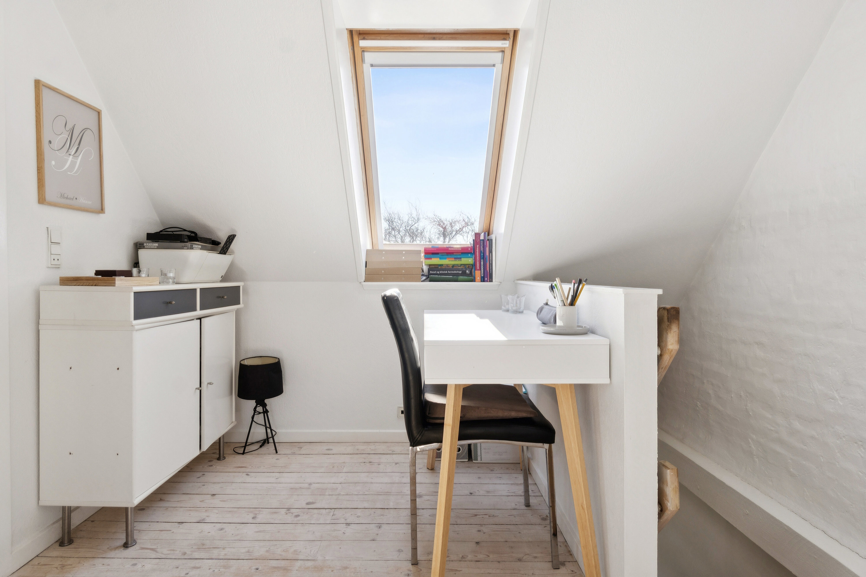 Fremhævet arbejdsværelse billede i fuldskærmstilstand. Billede af Søndergade 14, Klemensker, 3782 Klemensker