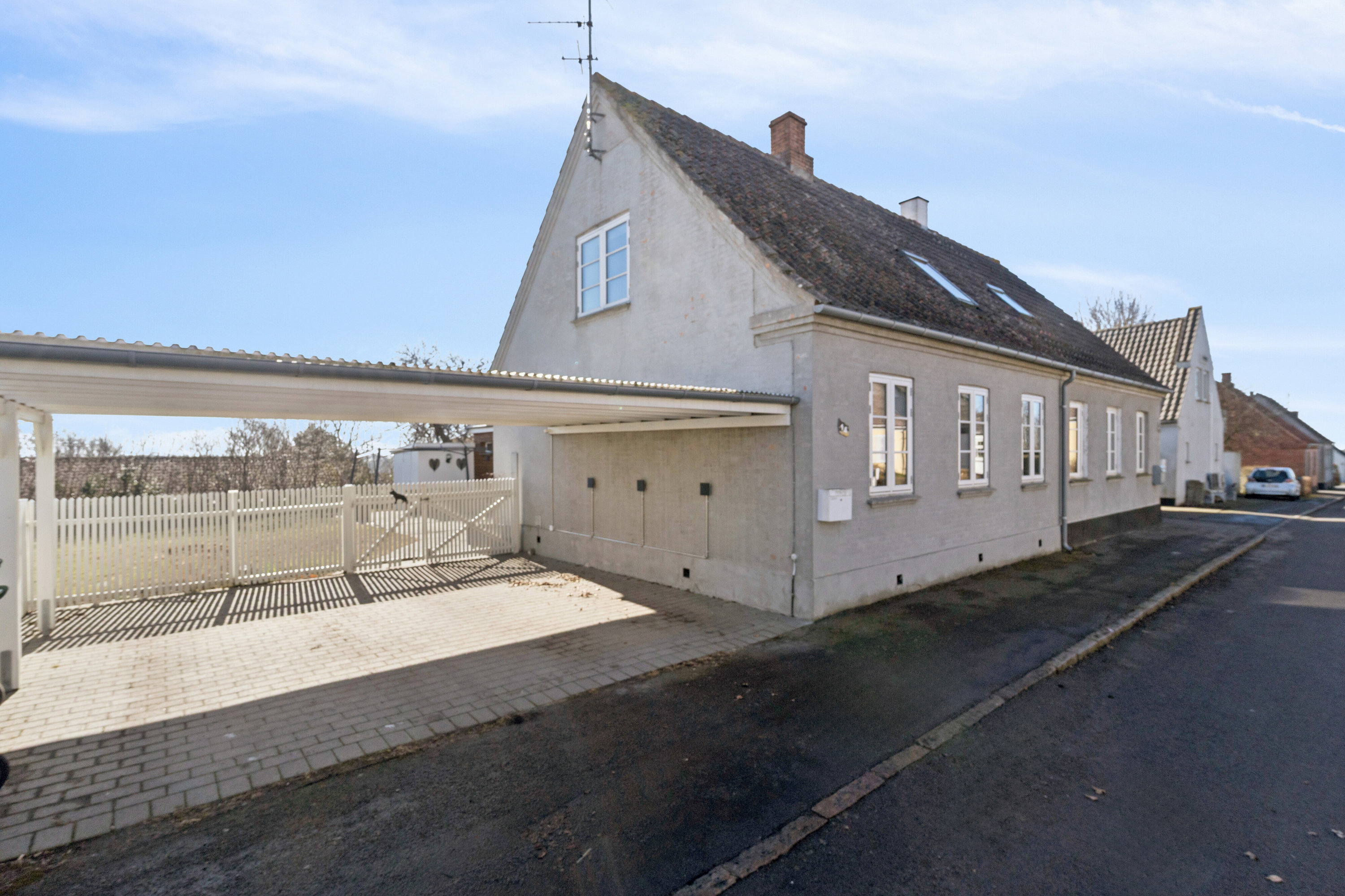 Fremhævet set fra vejen billede i fuldskærmstilstand. Billede af Søndergade 14, Klemensker, 3782 Klemensker