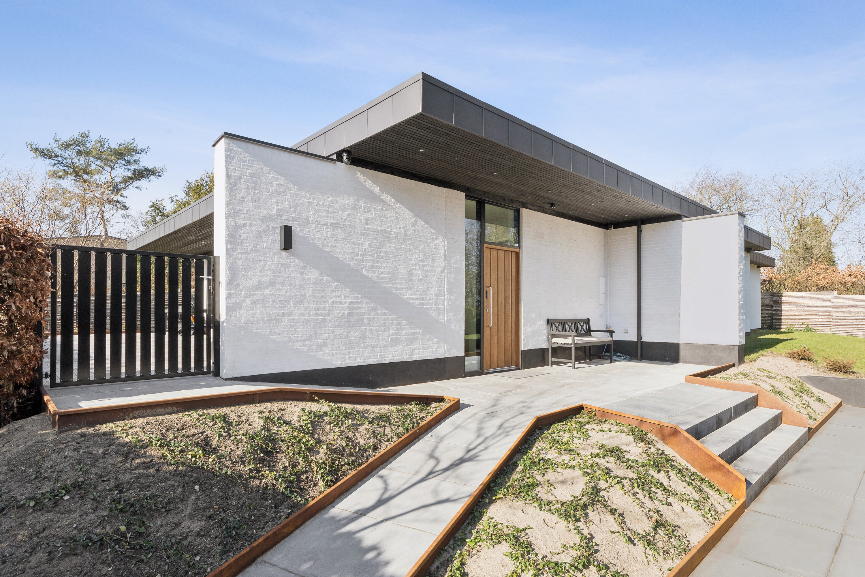 Fremhævet set fra vejen billede i fuldskærmstilstand. Billede af Ildervej 6, 8270 Højbjerg