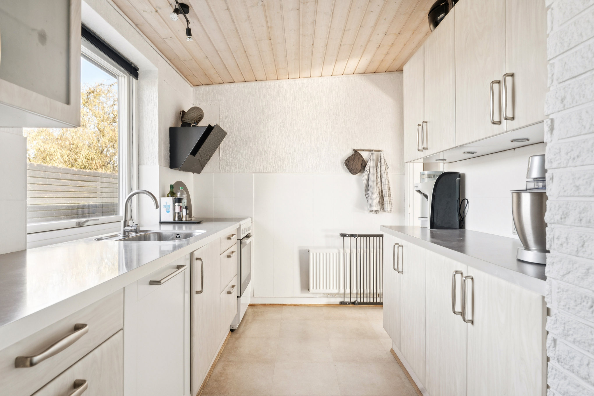 Fremhævet køkken billede i fuldskærmstilstand. Billede af Rønnebærvej 21, 8920 Randers NV