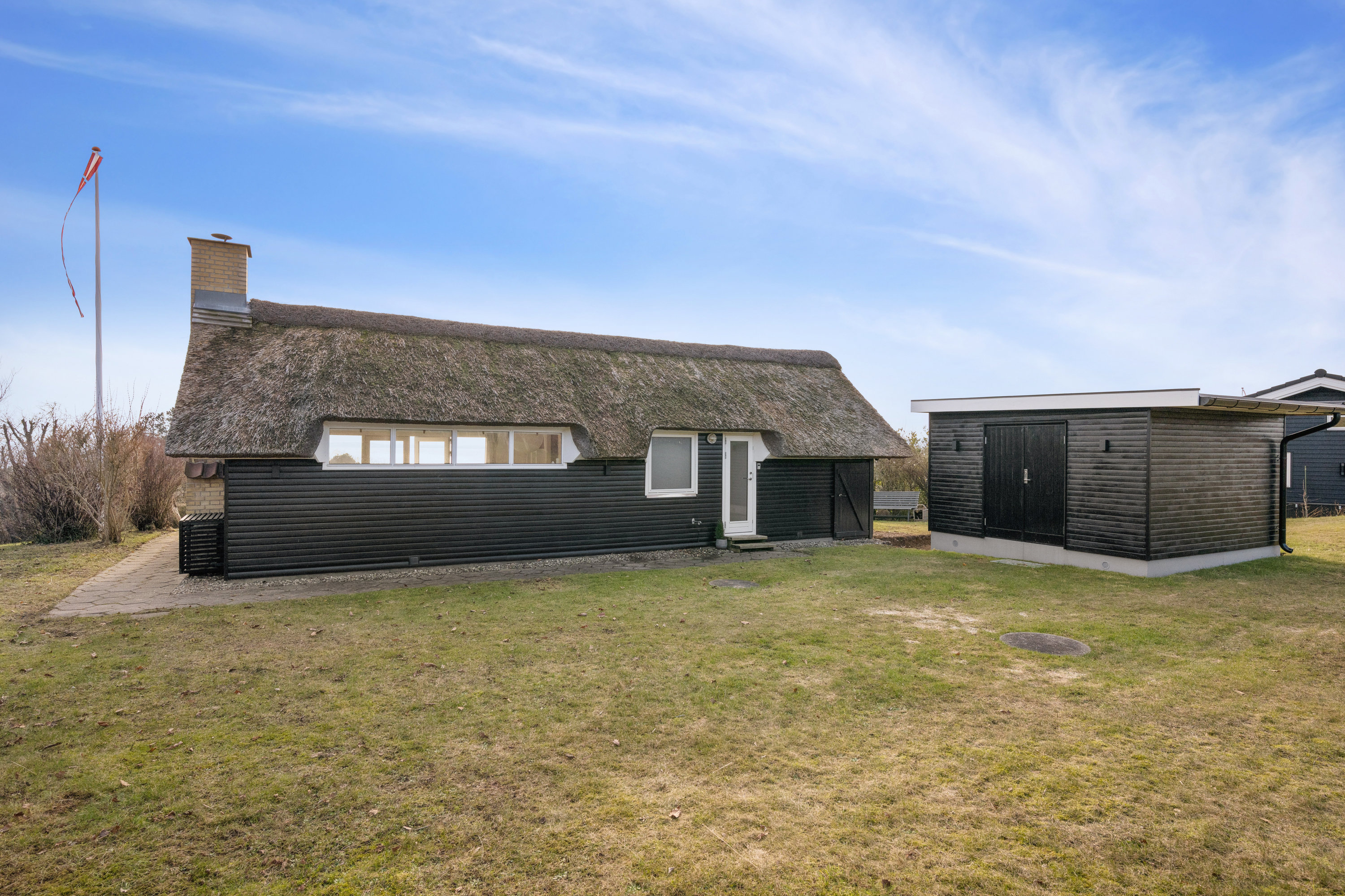 Fremhævet andet billede i fuldskærmstilstand. Billede af Peter Holms Vej 23, Lyngsbæk Strand, 8400 Ebeltoft